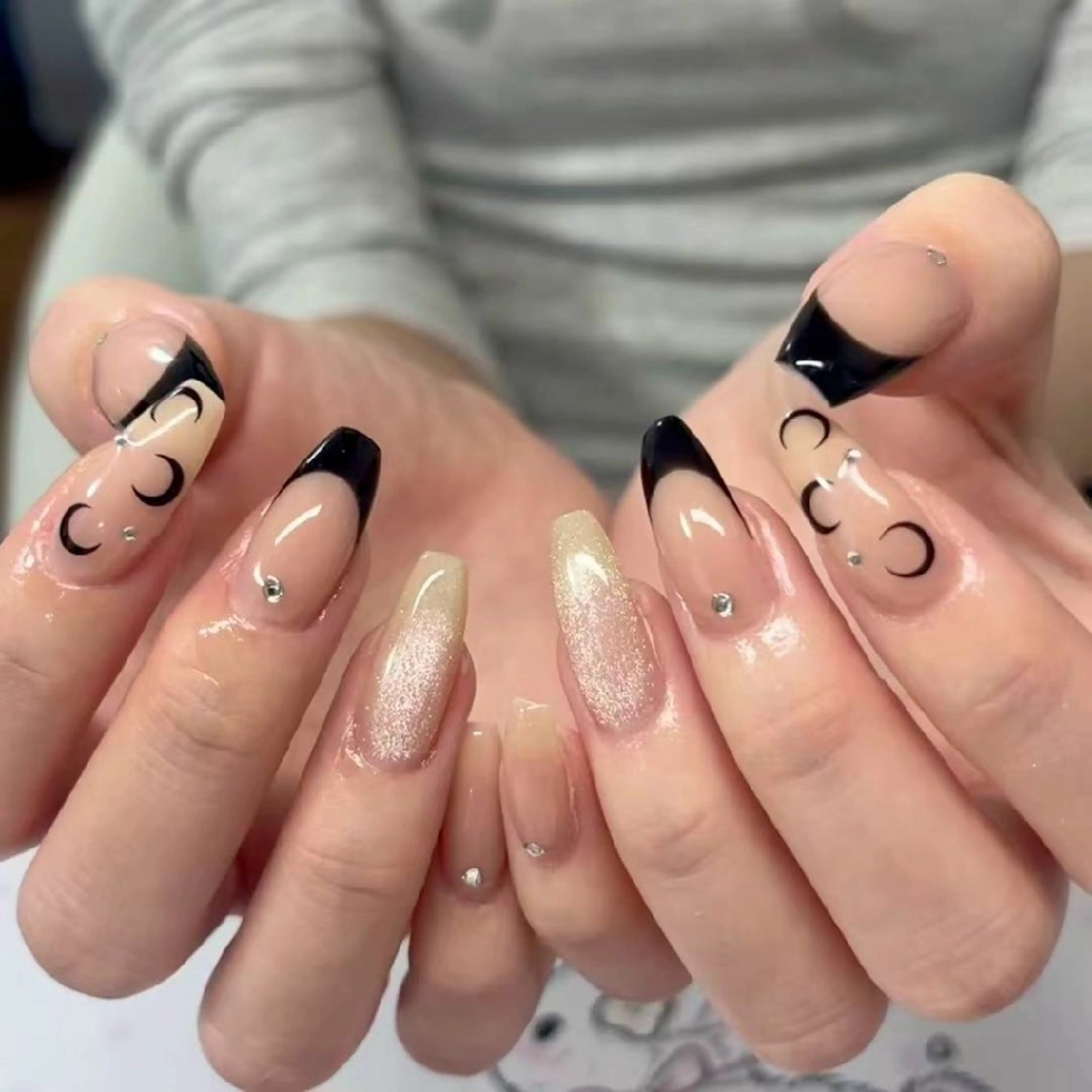 ネイル 氷ネイル・うるうるネイル 韓国ネイル ラメ(グリッター) シンプルネイル ✨モデル募集✨ まつ毛のマツエク・マツパデザイン