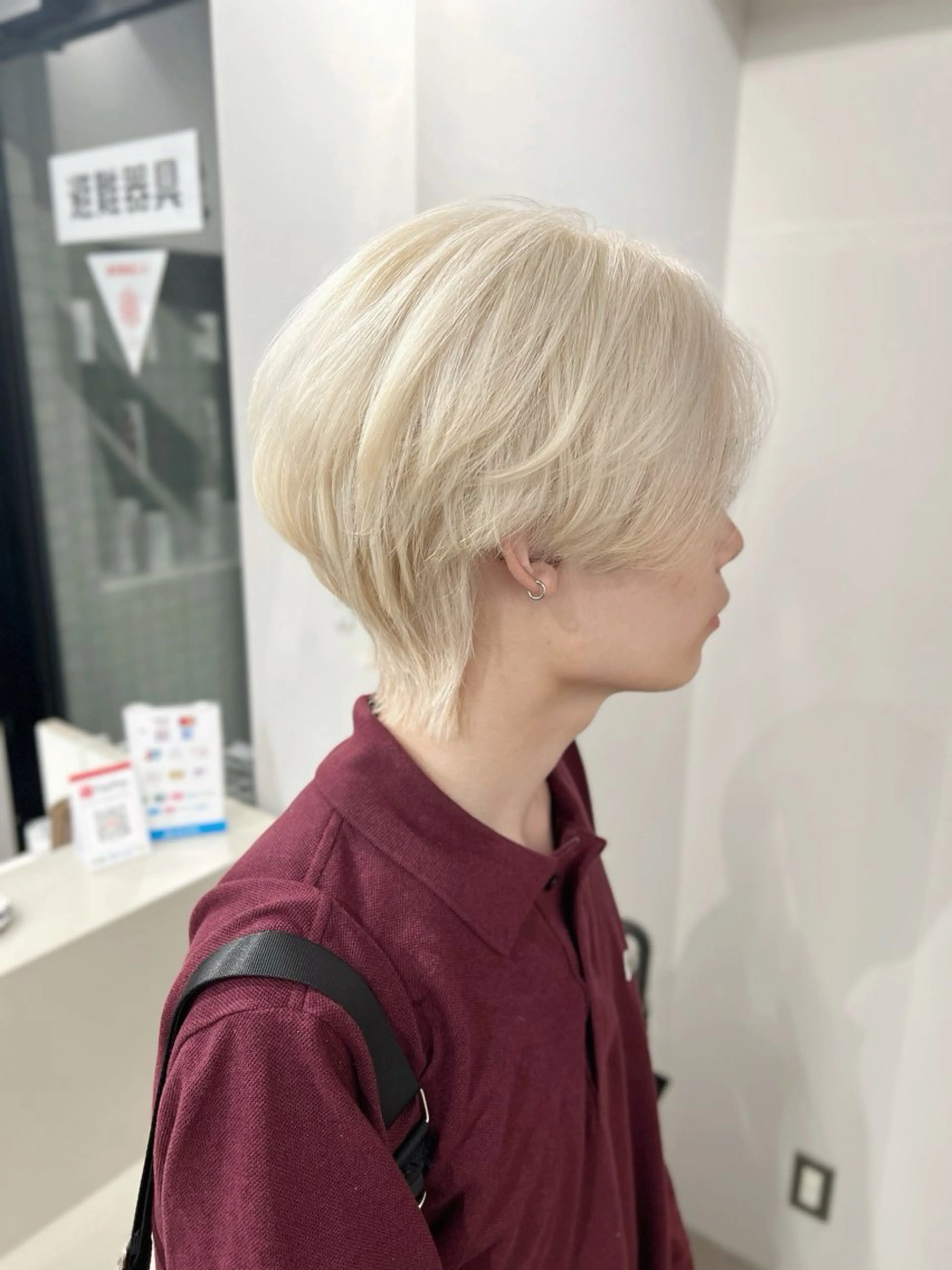 カラー メンズ メンズブリーチ メンズ韓国風 メンズウルフカット ベージュカラー ブリーチ カット ヘアカラー トリートメント ブリーチ/髪質改善/ レイヤー/YUTO‎のヘアスタイル