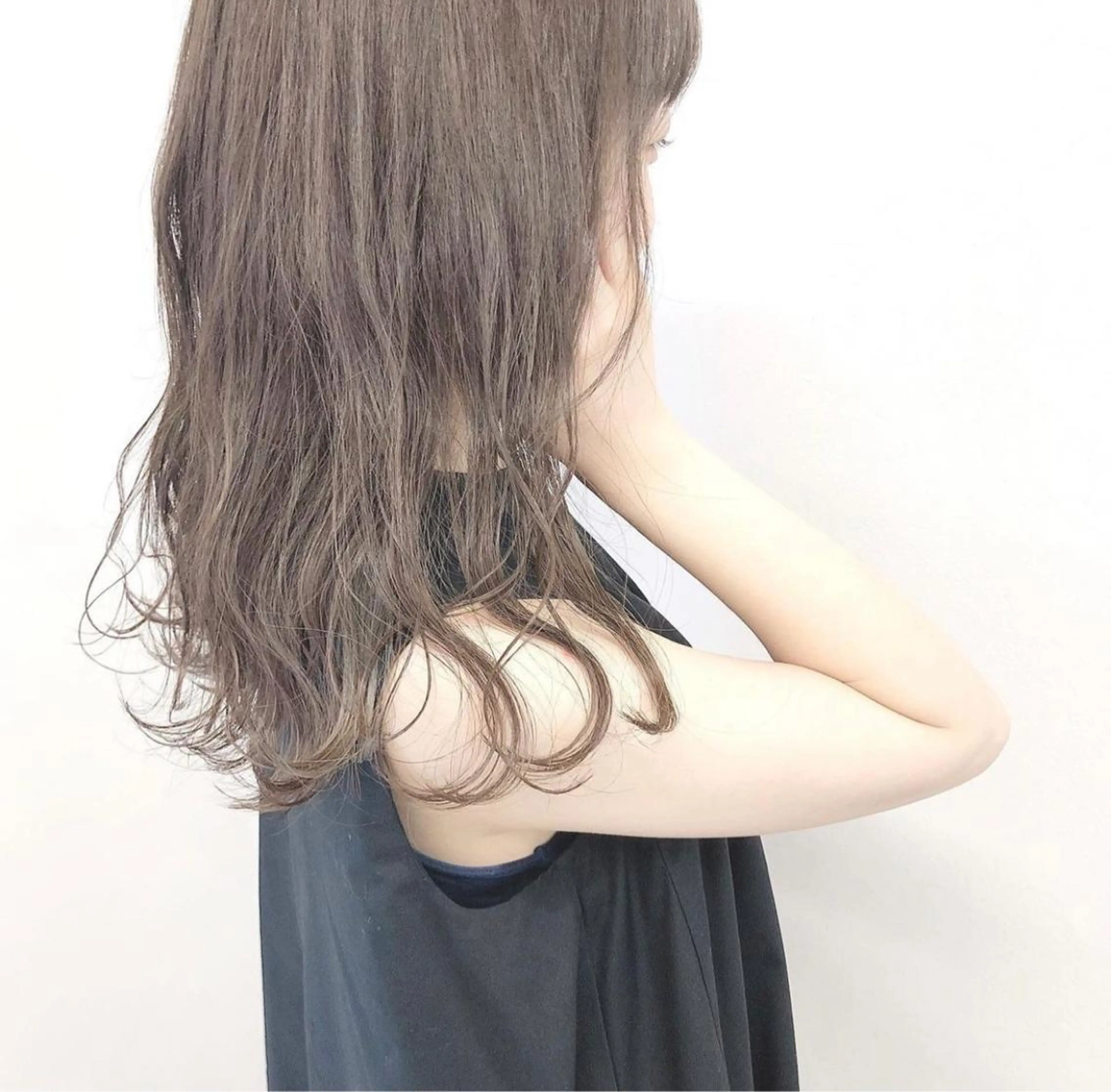 ロング misaki🩰🤍 まろみ透け感カラーのヘアスタイル