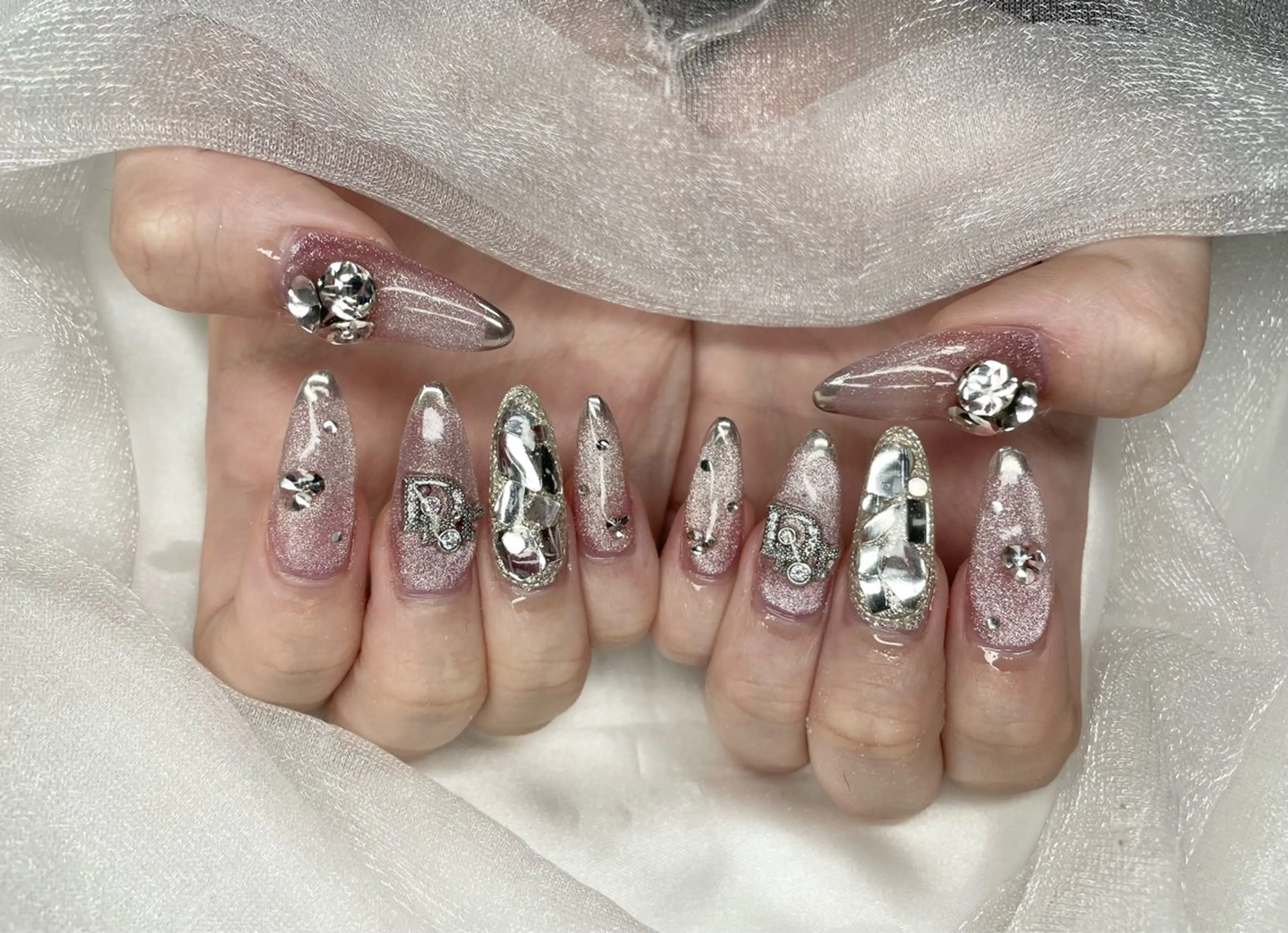 ネイル ハンドネイル Roi〈ロワ〉 Minakoのネイルデザイン