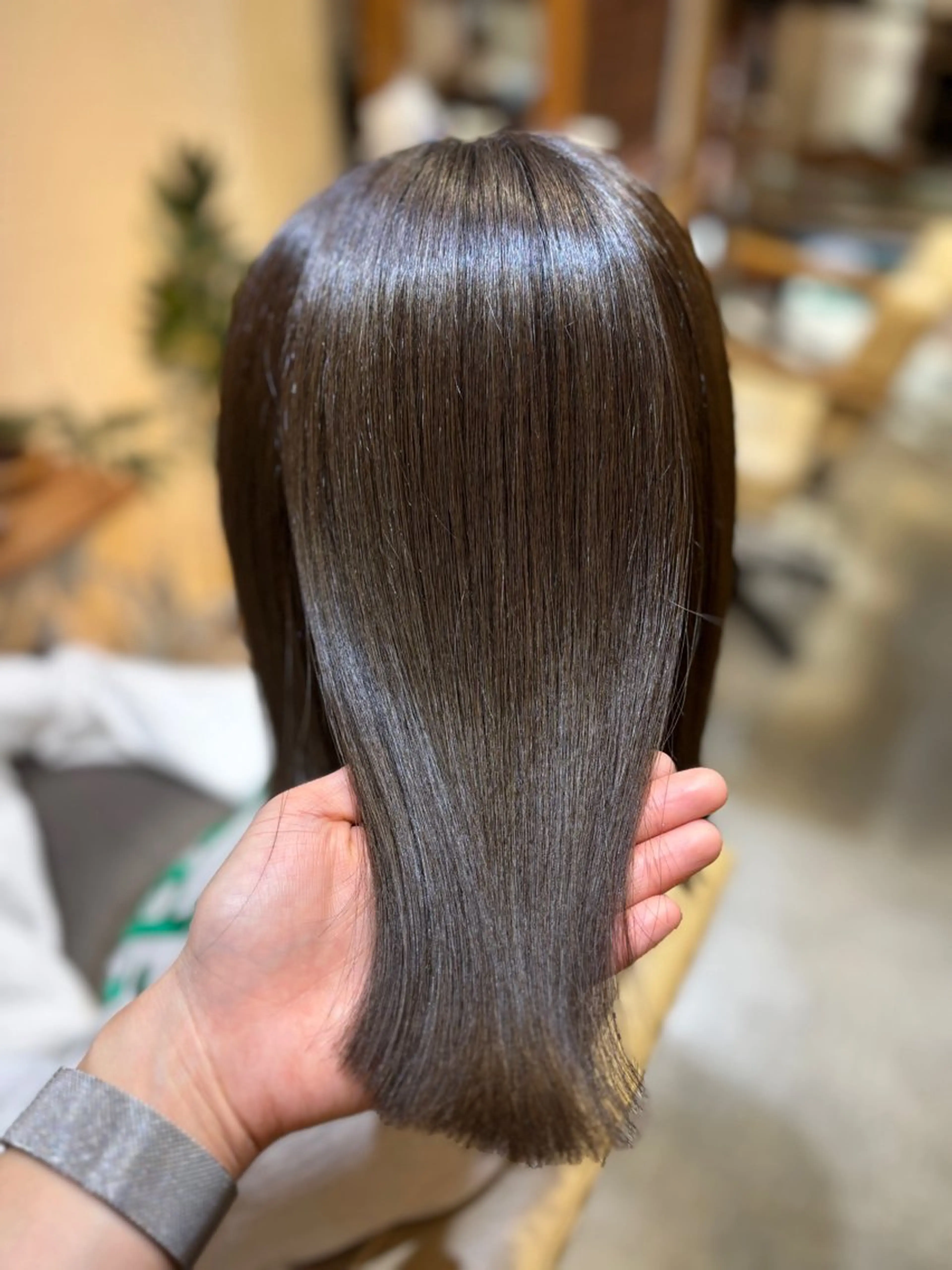 ミディアム カット ヘアカラー トリートメント ヘッドスパ putri店長 和田鈴采のヘアスタイル