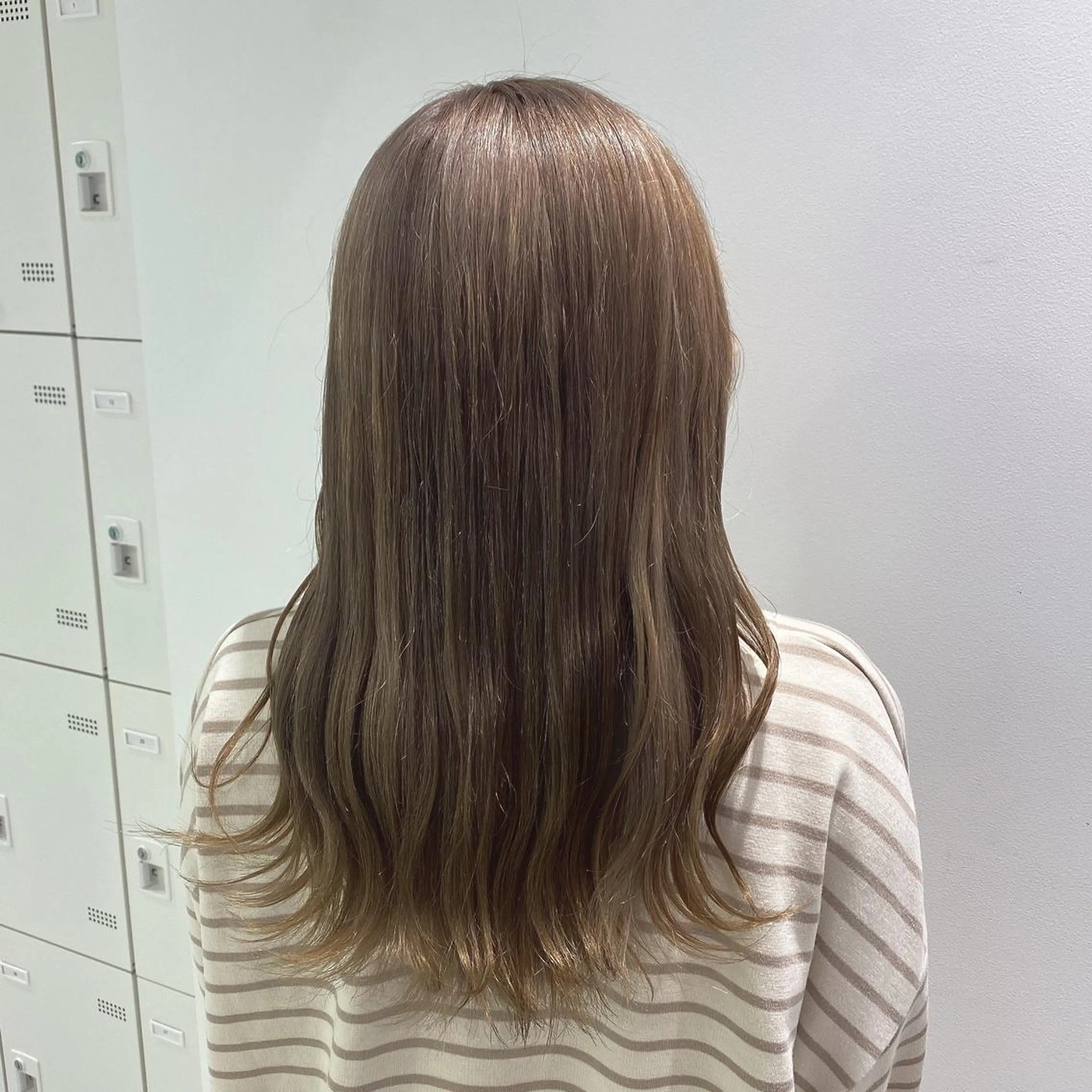 セミロング カラー EGO所属・EGO Top stylistのヘアスタイル