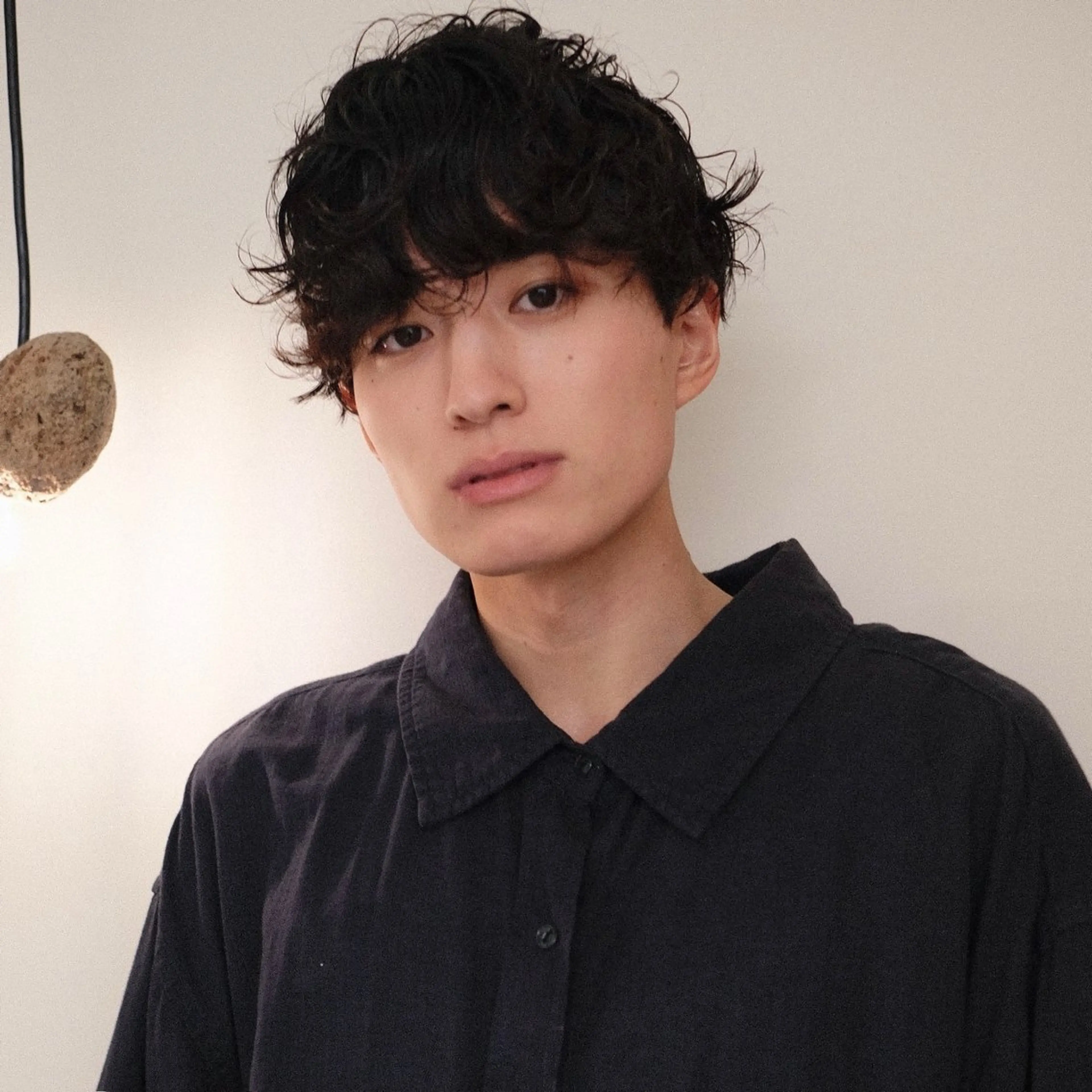 ショート パーマ メンズ マッシュ メンズパーマ カット パーマ トリートメント メンズハイトーン/栄 /イトウタケルのヘアスタイル