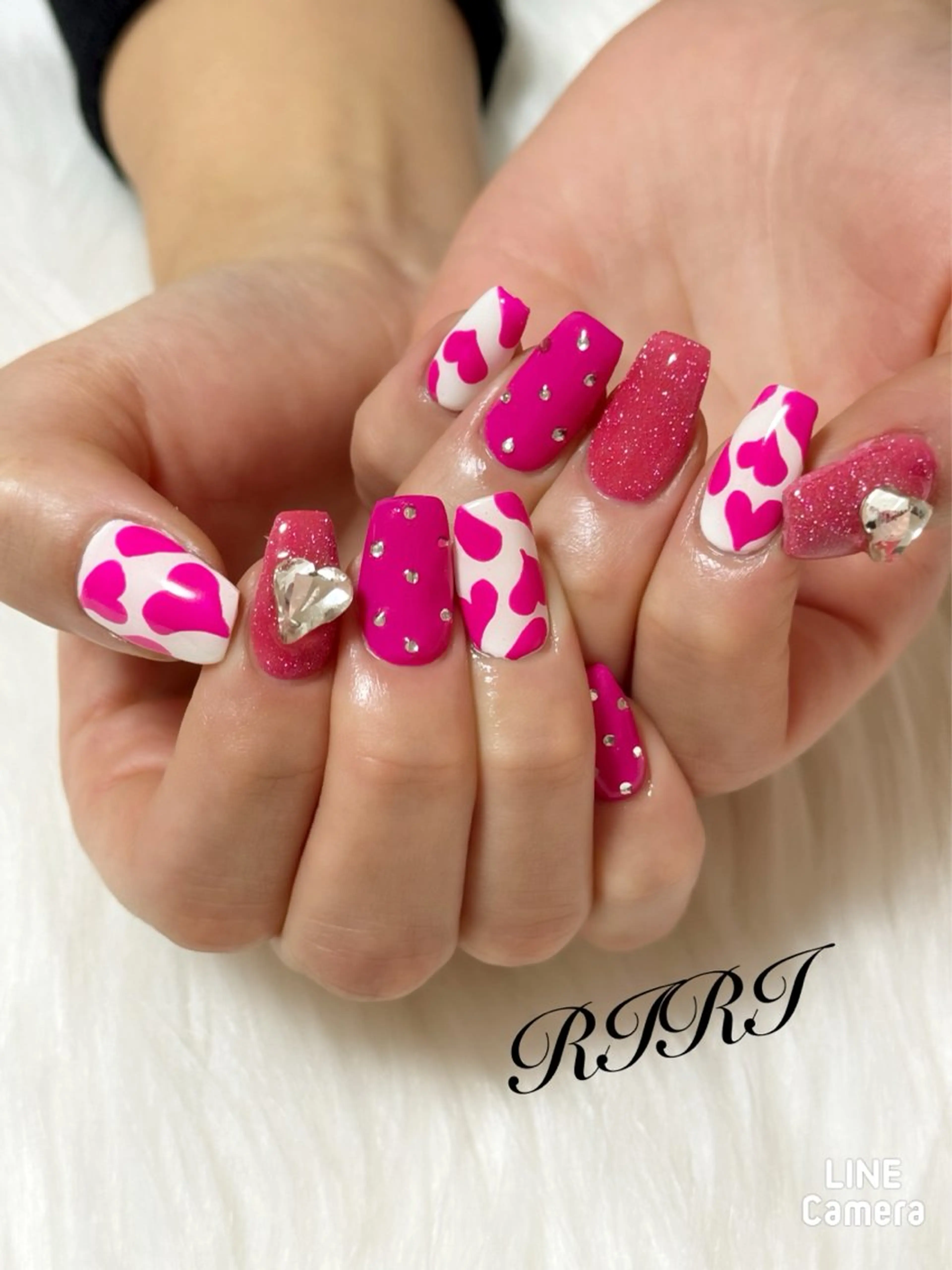 ネイル ジェルネイル ハート キラキラネイル 韓国ネイル オフィスネイル ハンドネイル riri オーナーのネイルデザイン