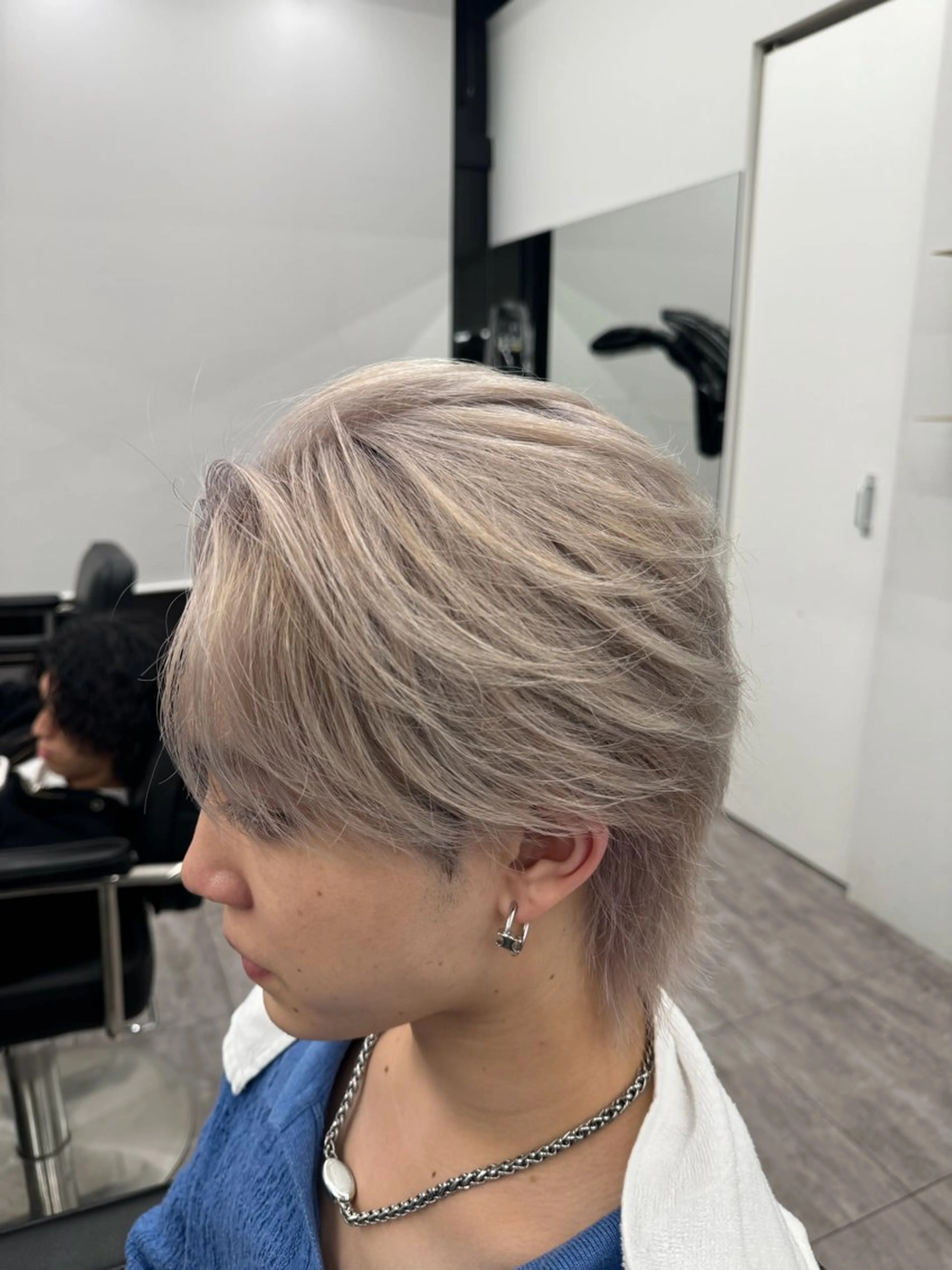 カラー メンズ メンズブリーチ ベージュカラー ブリーチ ホワイトベージュ カット ヘアカラー GOALD所属・江頭 永太のヘアスタイル