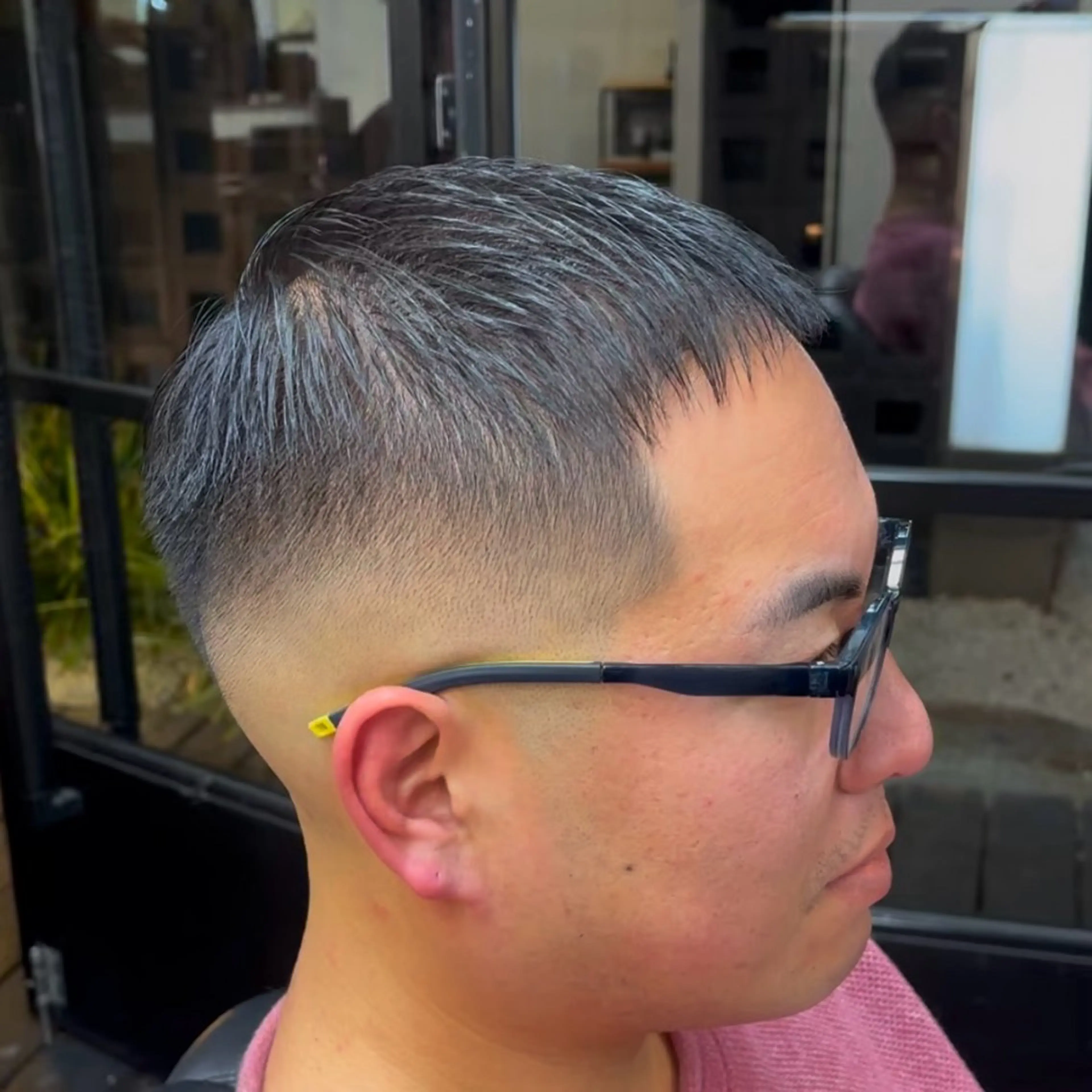 平日13時、水曜日・土曜日21時限定【フェードカット】お店への電話は営業の妨げになるのでお控えくださいの写真