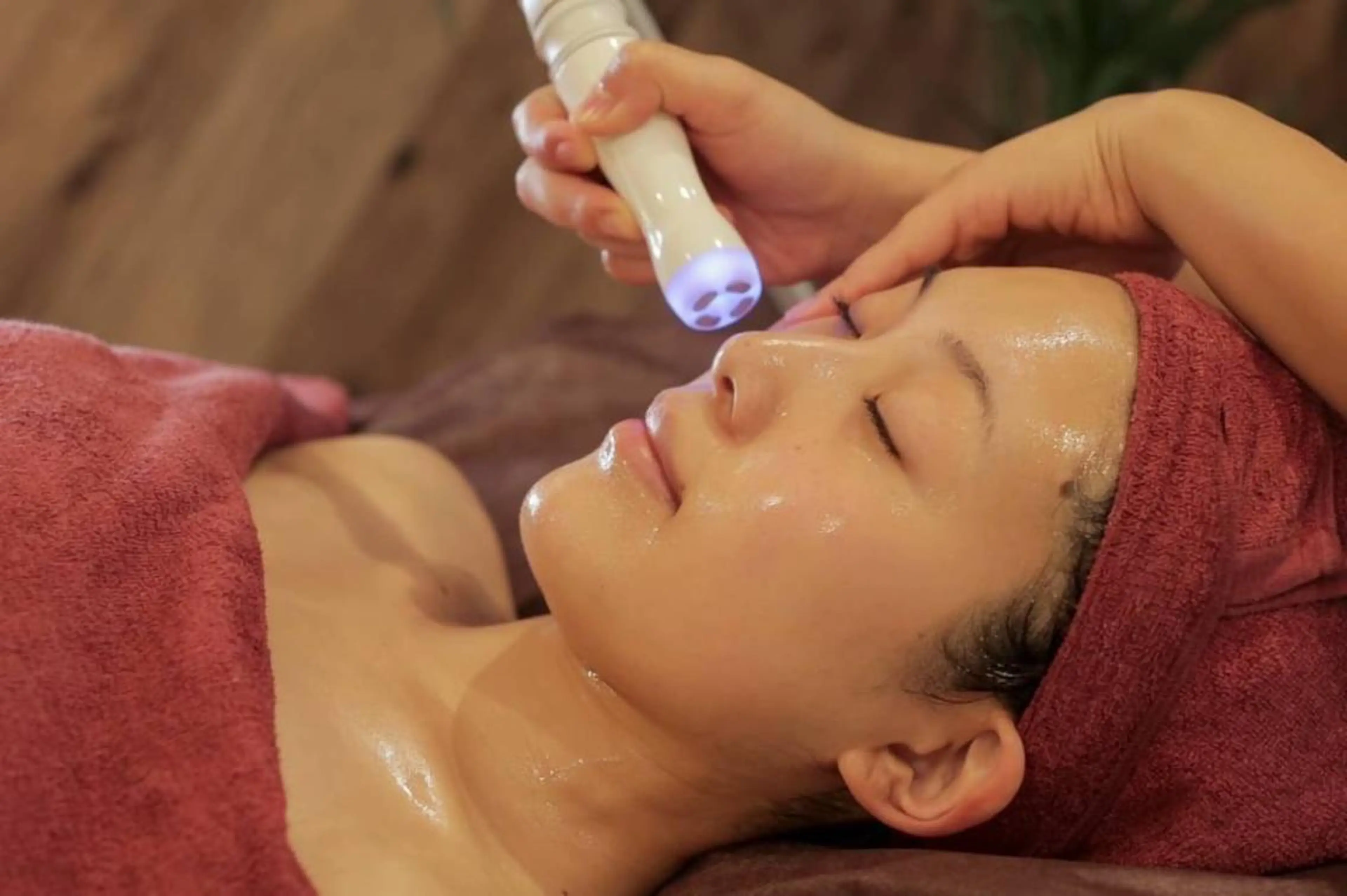 新規【水光肌フェイシャルスペシャル】ハイパー角質ケア&セレクト美容液導入75分の写真