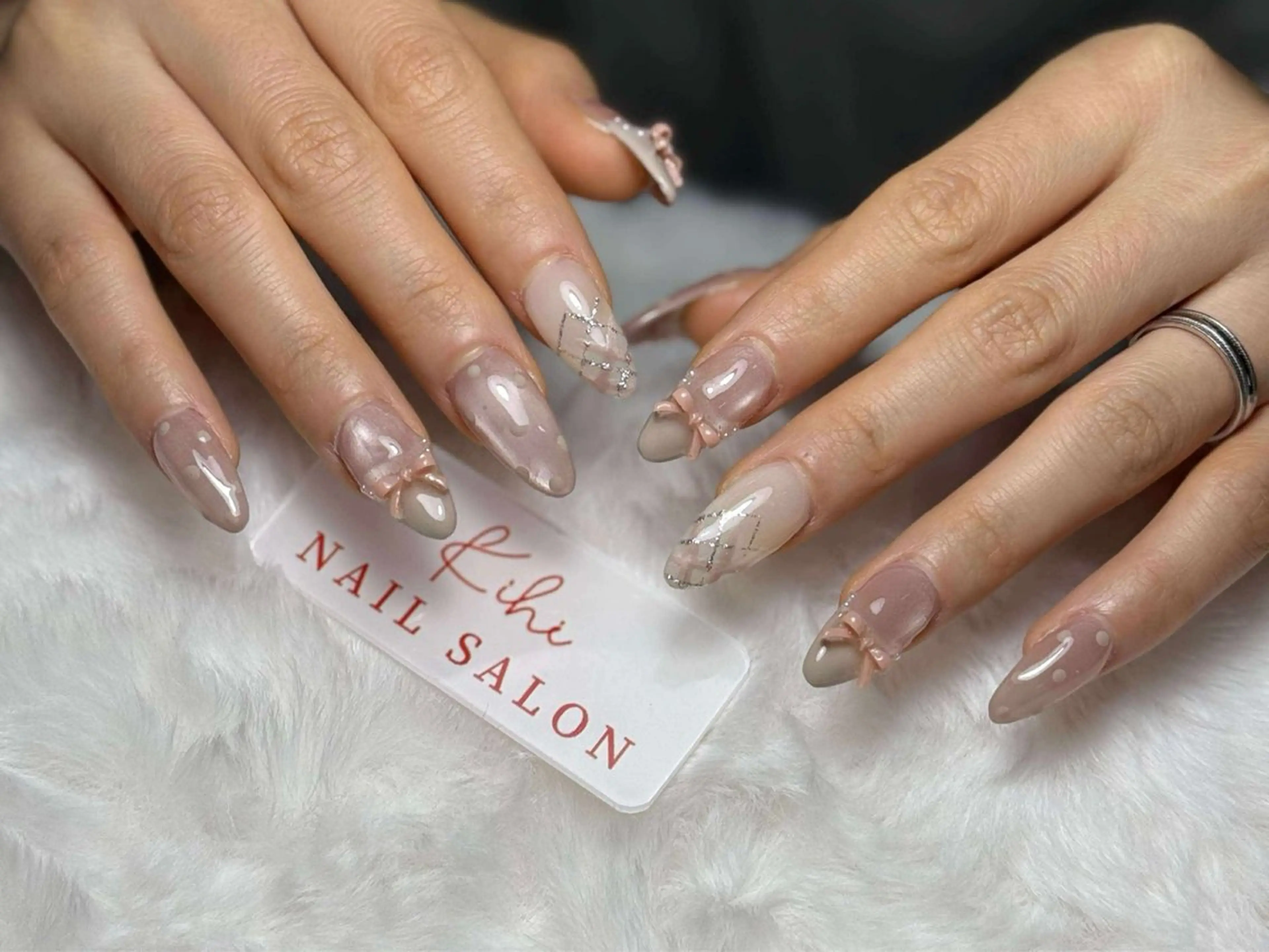 ネイル アートネイル フレンチネイル ジェルネイル グラデーション 韓国ネイル ハンドネイル ハンドケア さくら💮💮 【オフ無料】のネイルデザイン