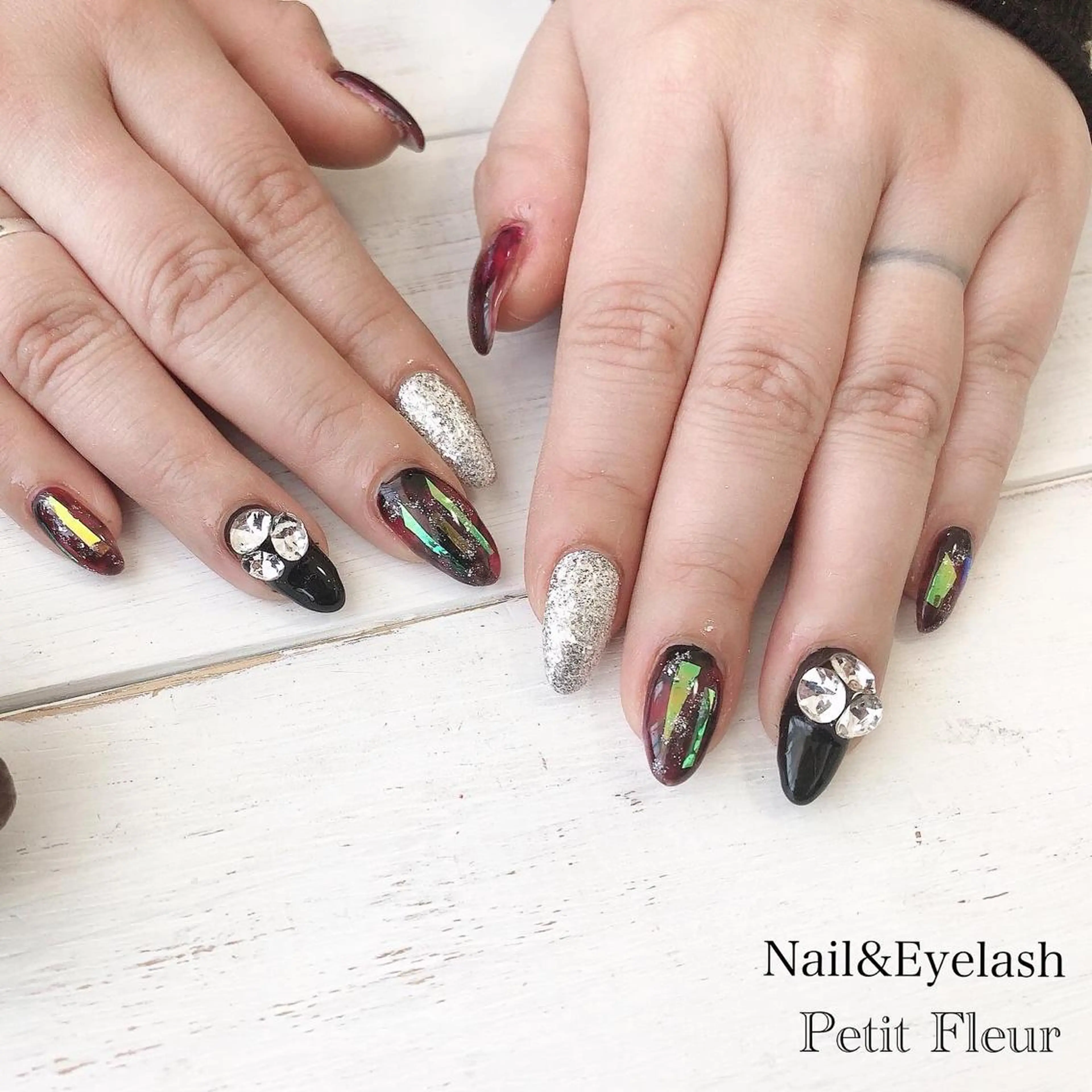 ネイル Petit Fleur所属・青柳 亜梨奈のマツエク・マツパデザイン