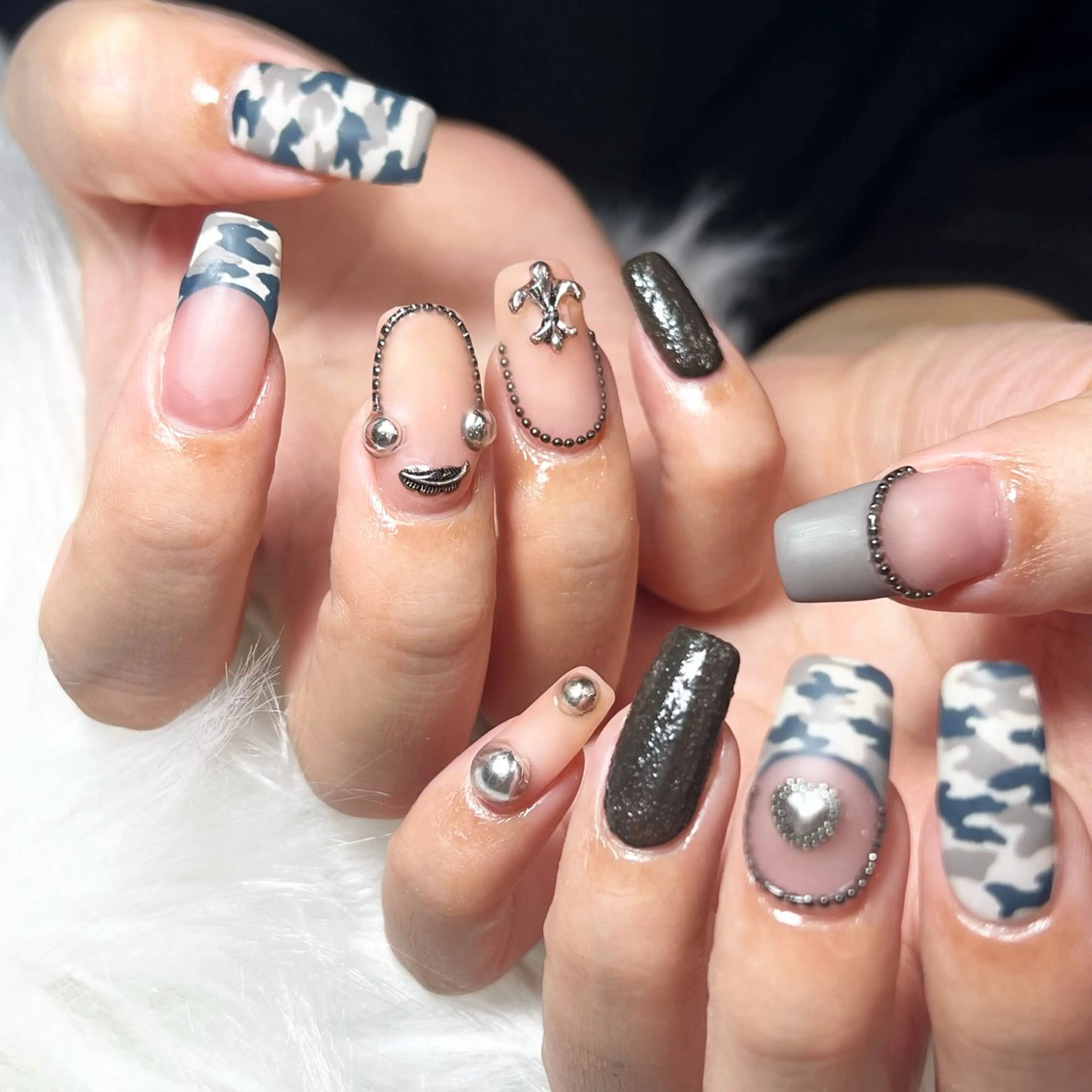 他店オフ&ケア込み　アートし放題、ストーン付け放題の写真