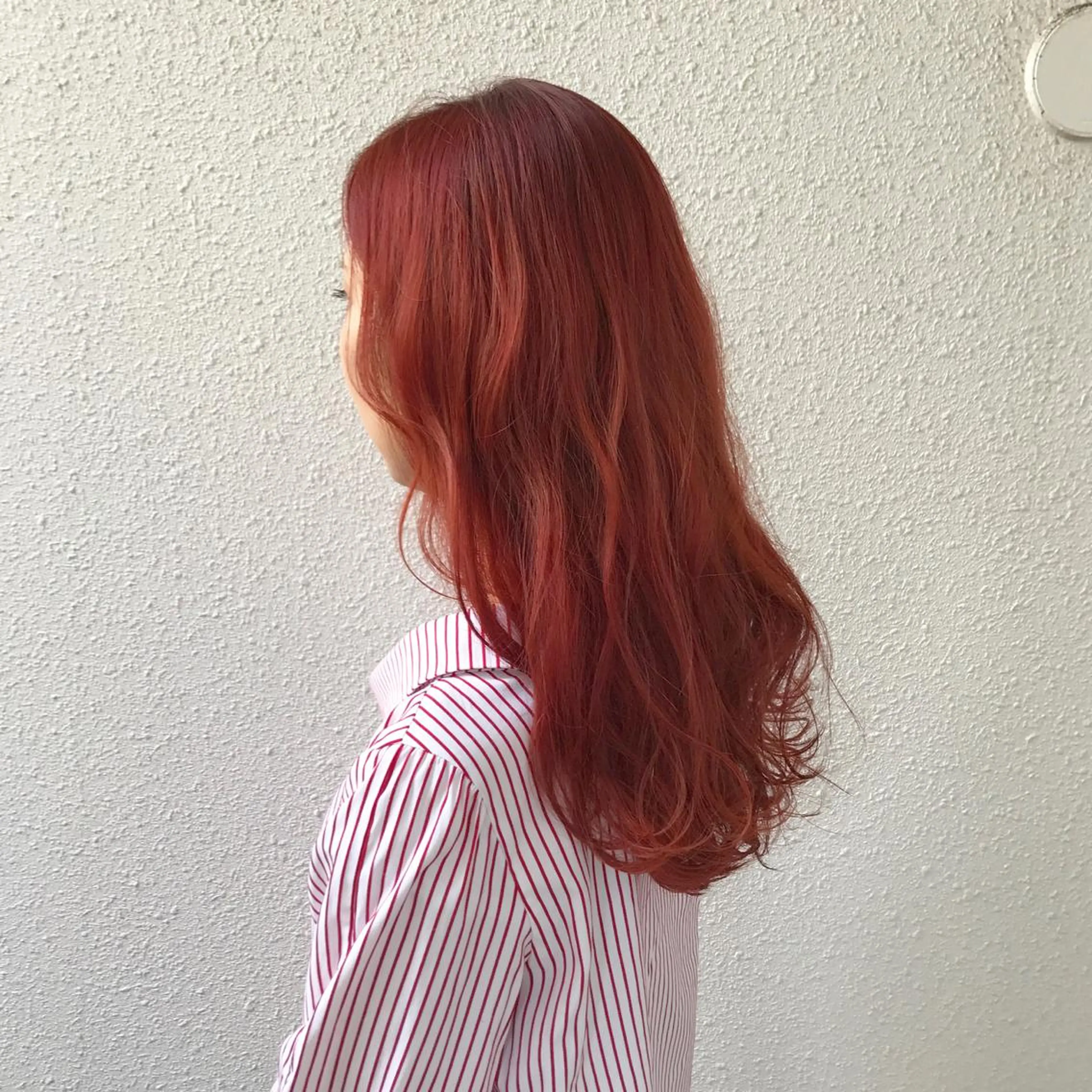 セミロング カラー ダブルカラー レッドカラー インナーカラー/天神 ブリーチ/吉田のヘアスタイル