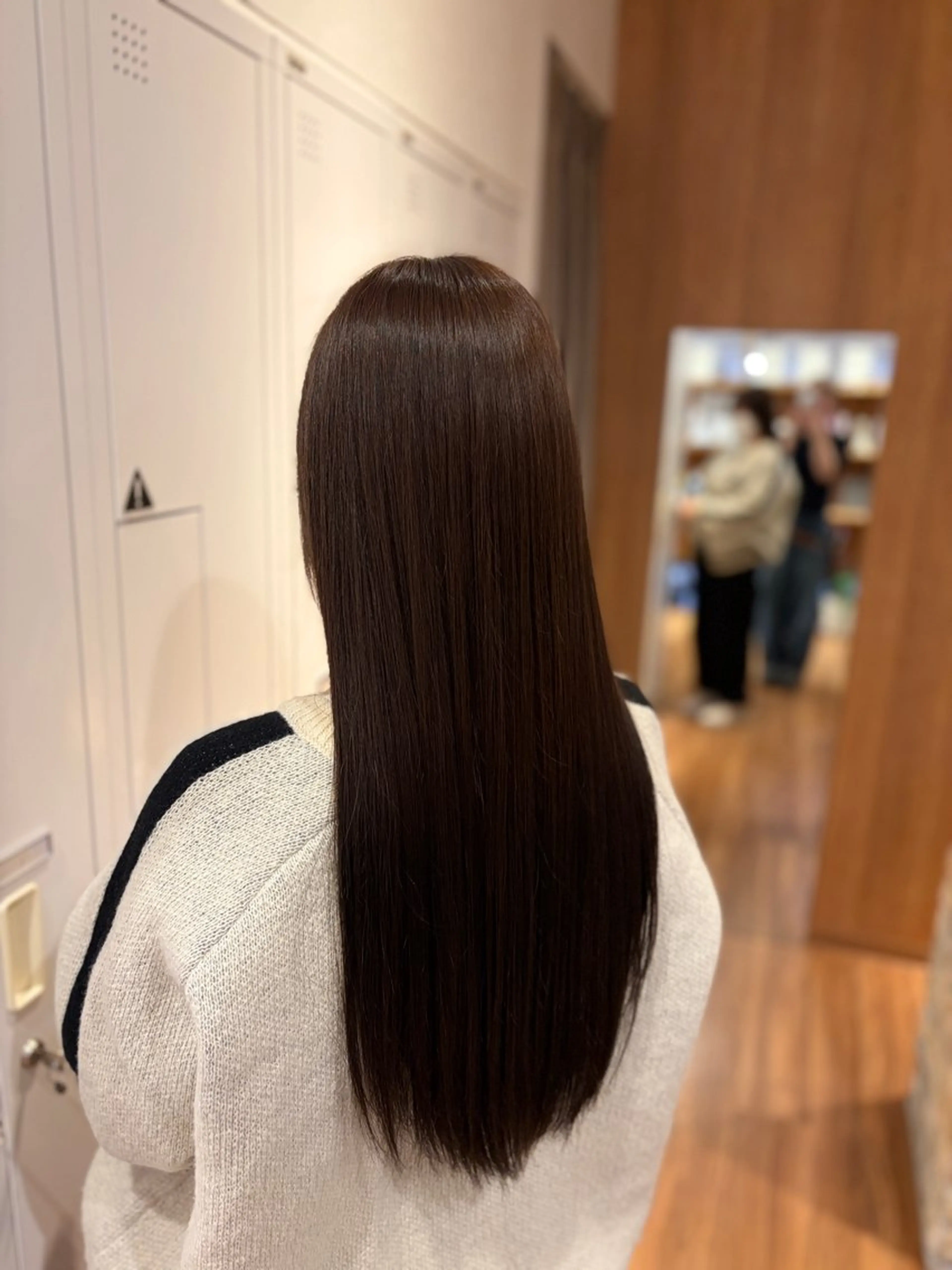 ロング カラー オリーブカラー ヘアカラー 木田 絢子のヘアスタイル