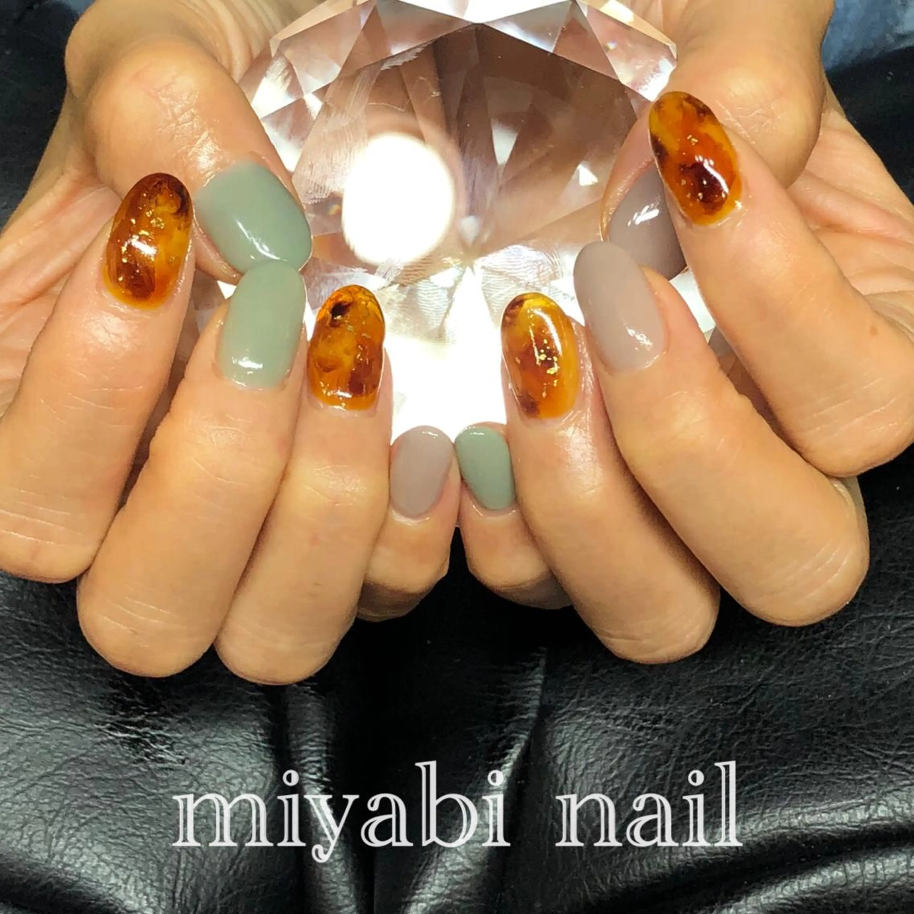 ネイル アートネイル べっ甲ネイル ジェルネイル グリーン 持ち込み ハンドネイル miyabi nail 桂川駅近くのネイルデザイン