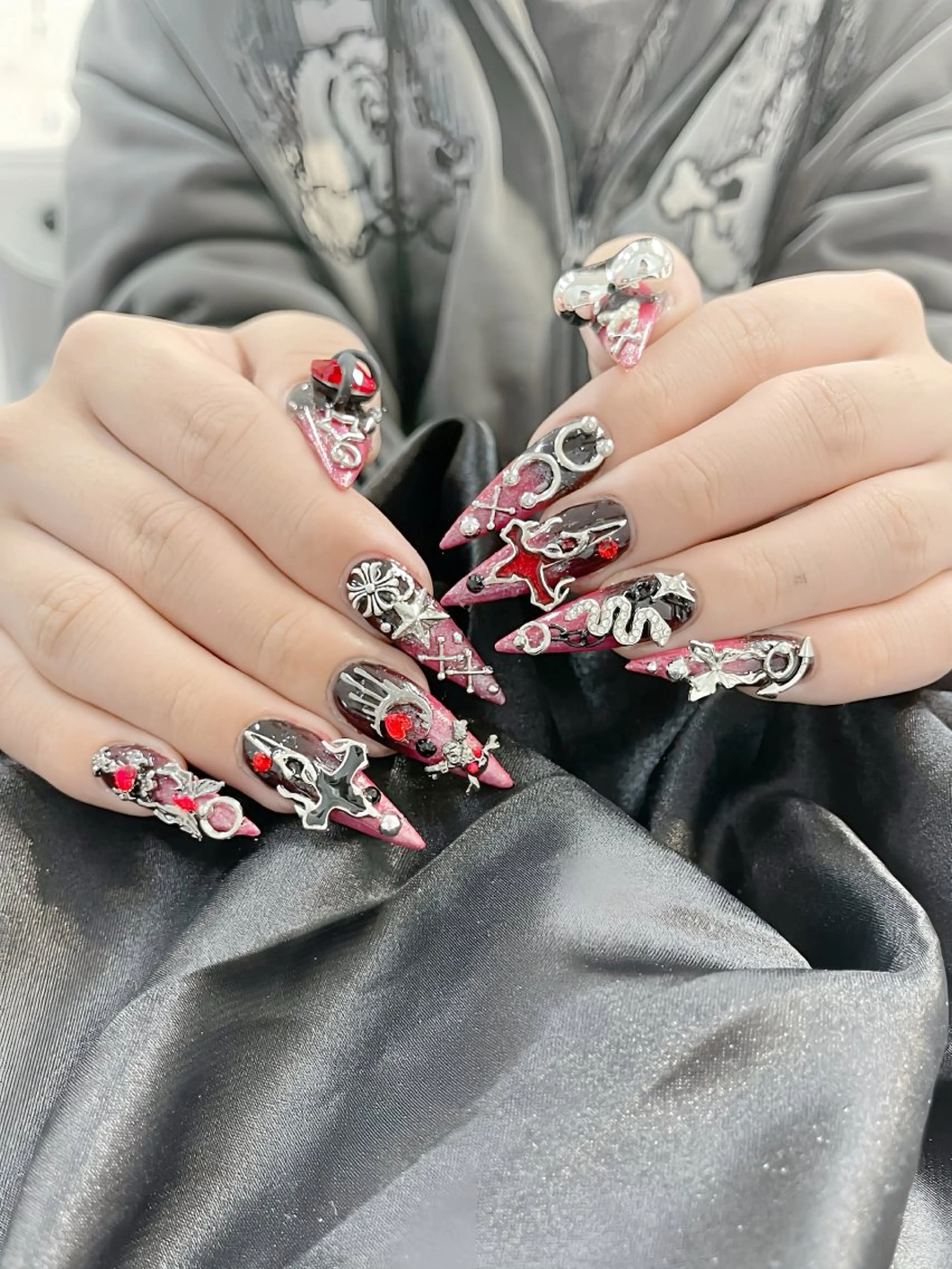 ネイル アートネイル チークネイル ジェルネイル ロングネイル マグネットネイル Rin Nail 新大久保店のネイルデザイン