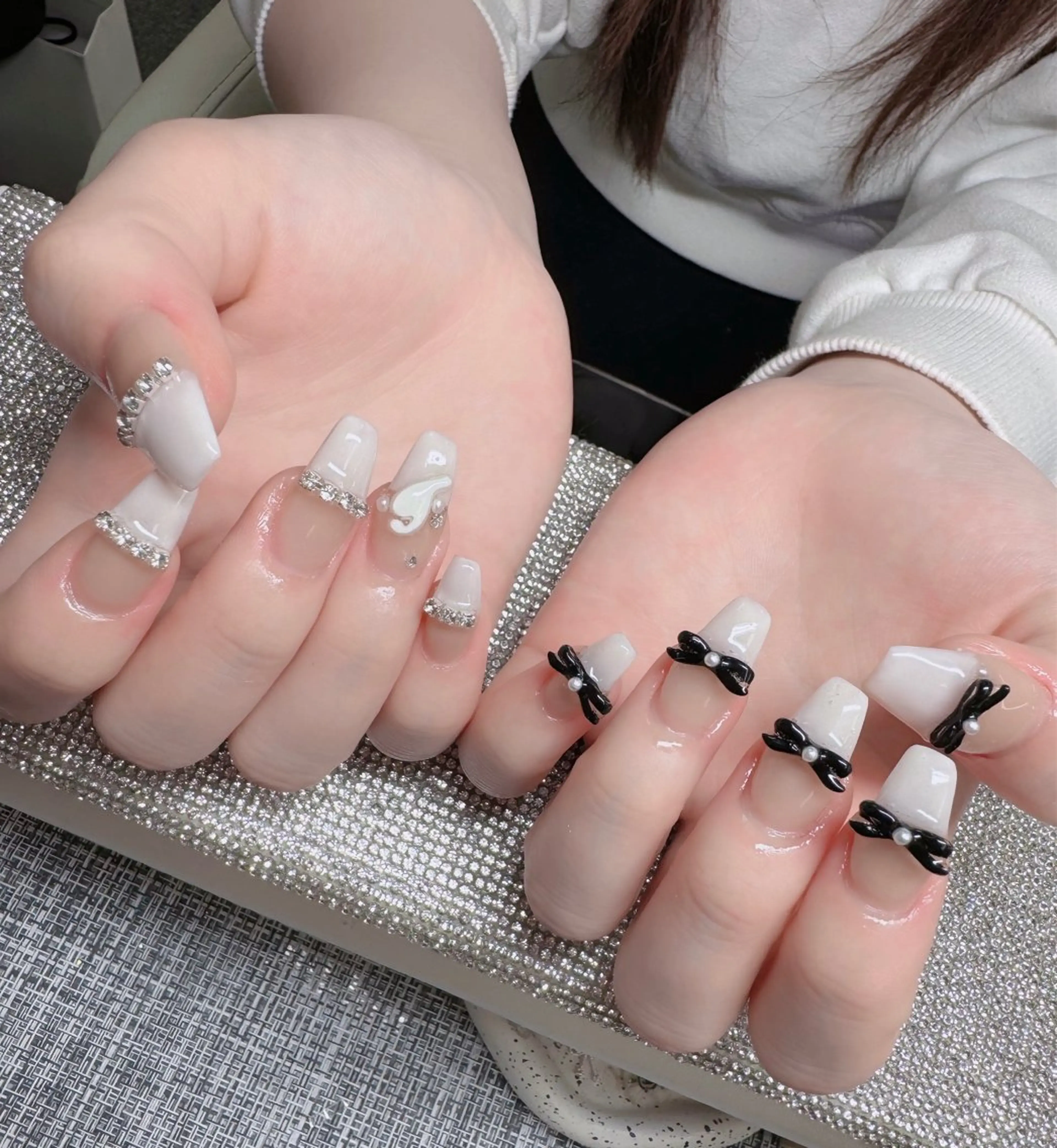 ネイル オーロラネイル フレンチネイル ジェルネイル ハロウィン キラキラネイル H.baby Nail Salonのネイルデザイン