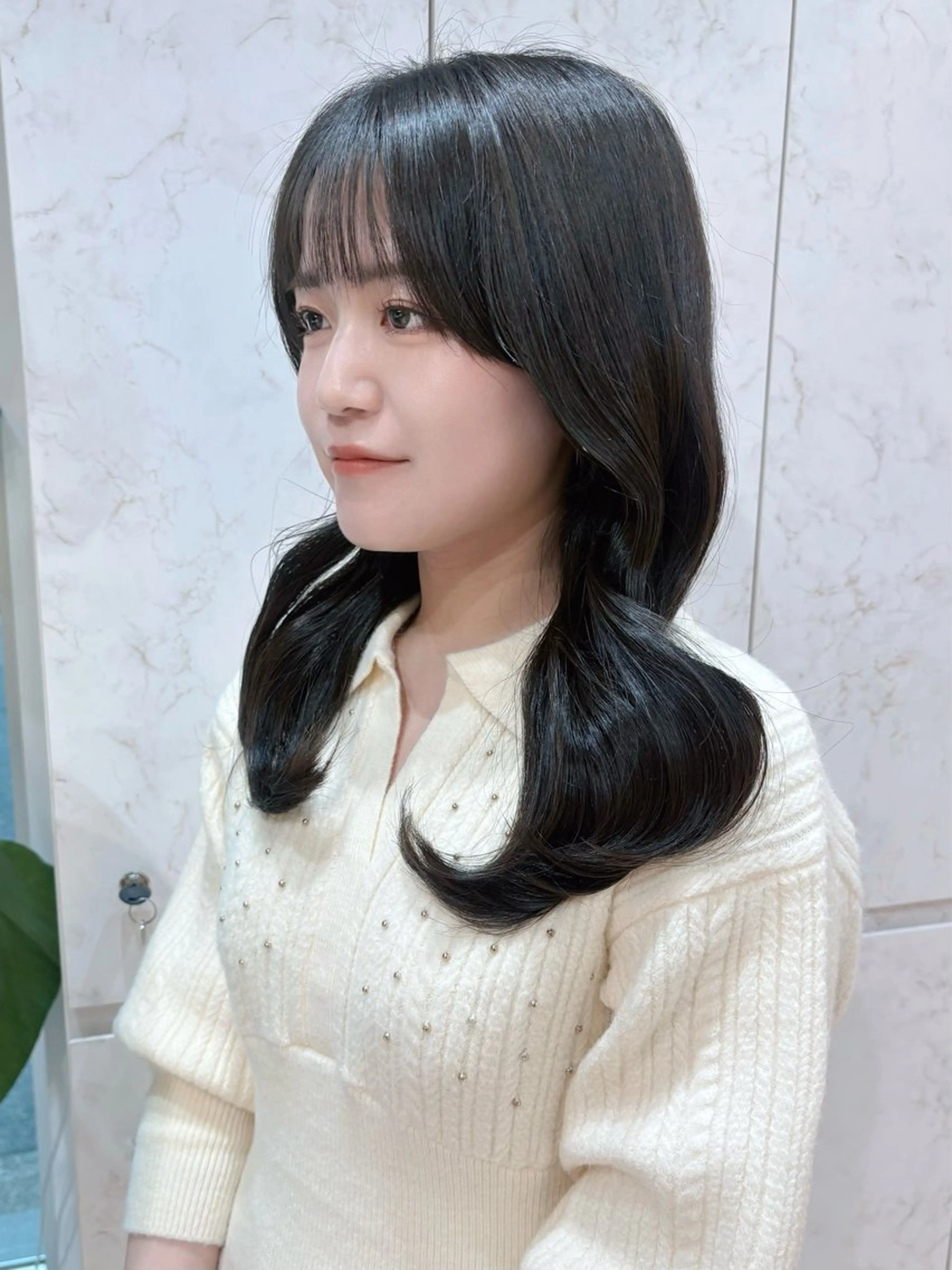 セミロング カラー moeka レイヤー /艶カラー/韓国のヘアスタイル