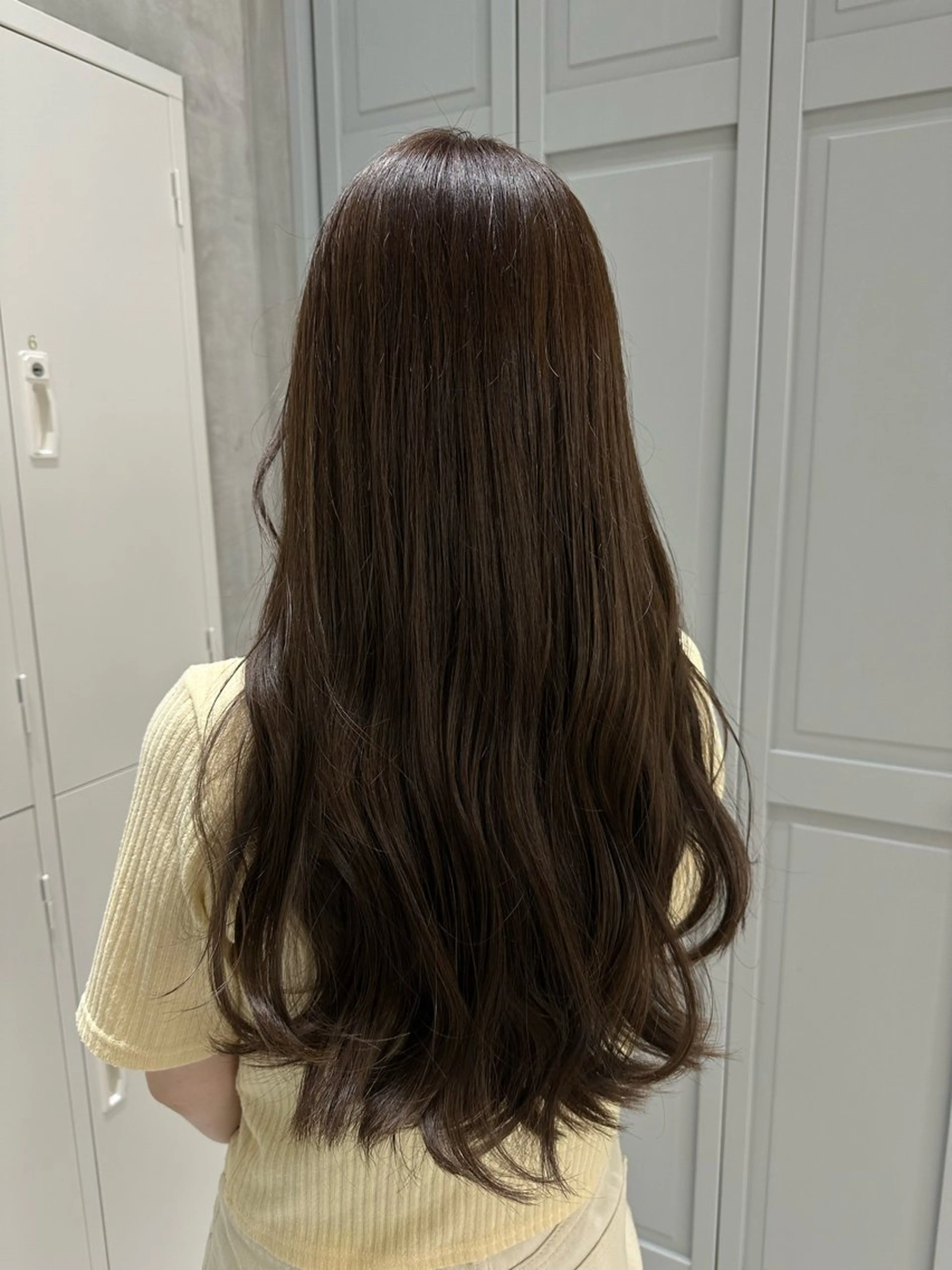 ロング カラー ブラウンカラー ナチュラルブラウン カット ヘアカラー トリートメント 艶髪/縮毛矯正 特化 ヒトシのヘアスタイル