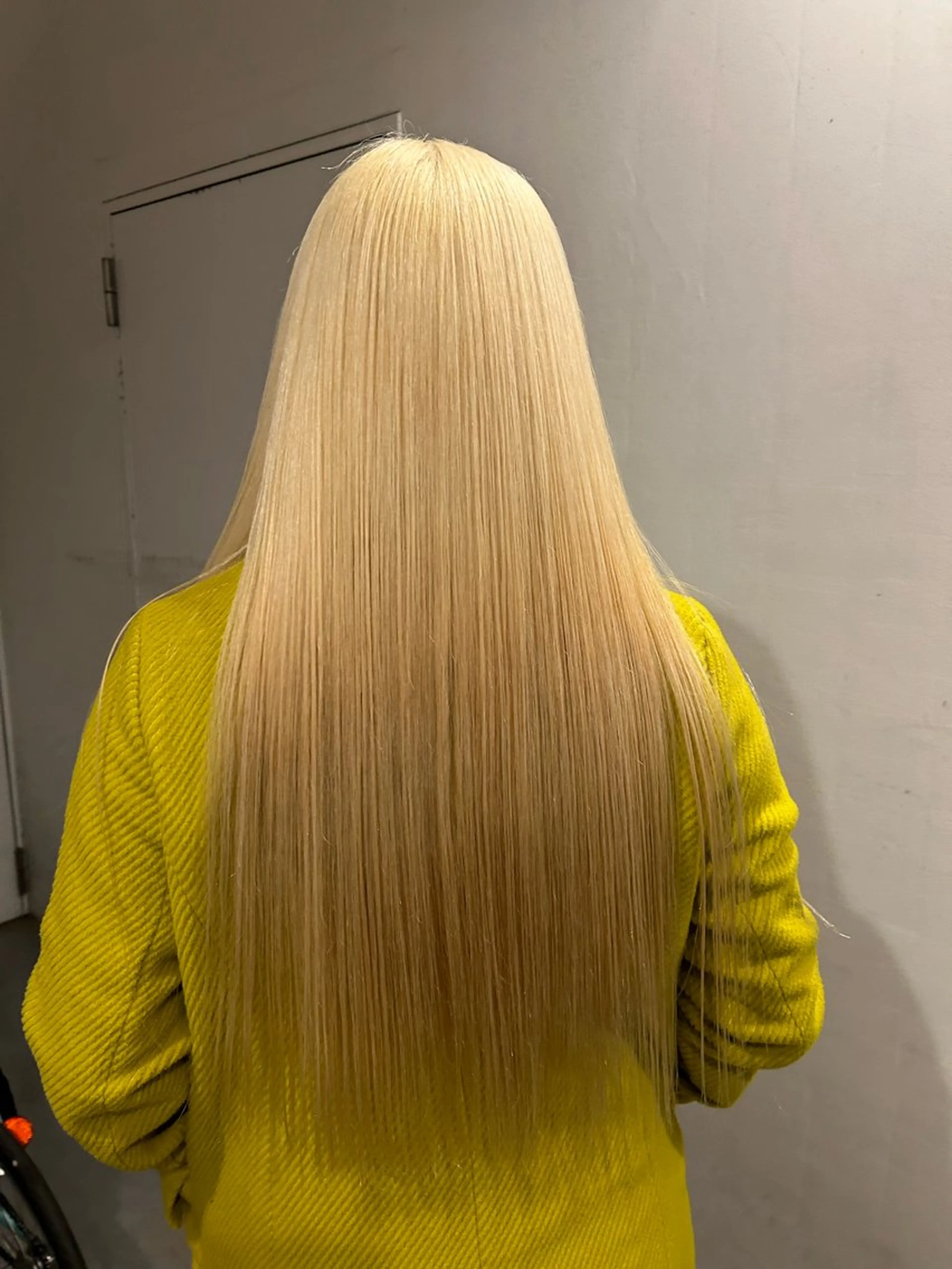 ロング カラー 抜きっぱなしブロンド ヘアカラー hen所属・心斎橋/レイヤー/ ブリーチ/モエのヘアスタイル