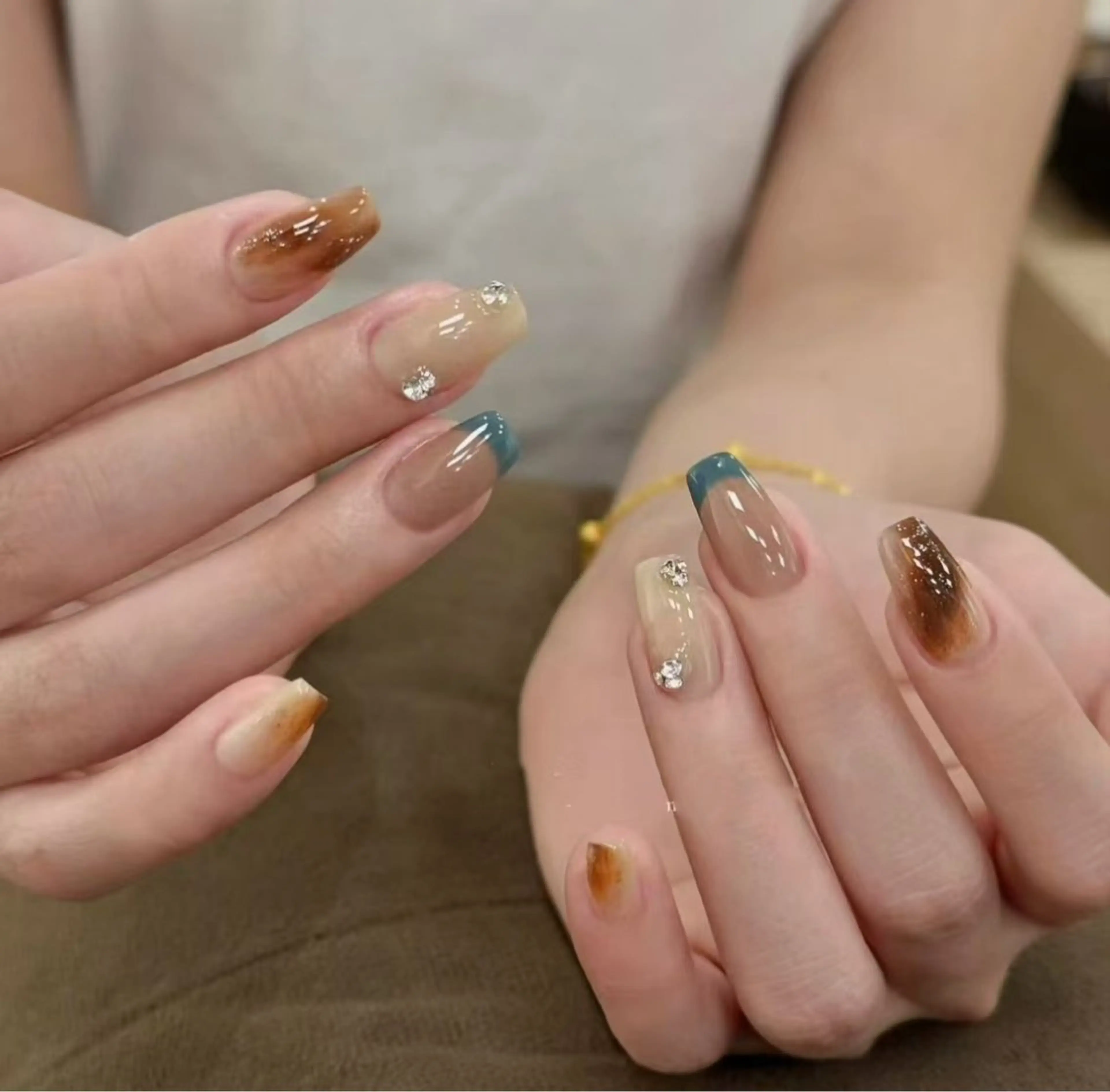 ネイル オーロラネイル フラワーネイル フットネイル フレンチネイル ジェルネイル ハンドネイル BabyYouMi ねねのネイルデザイン