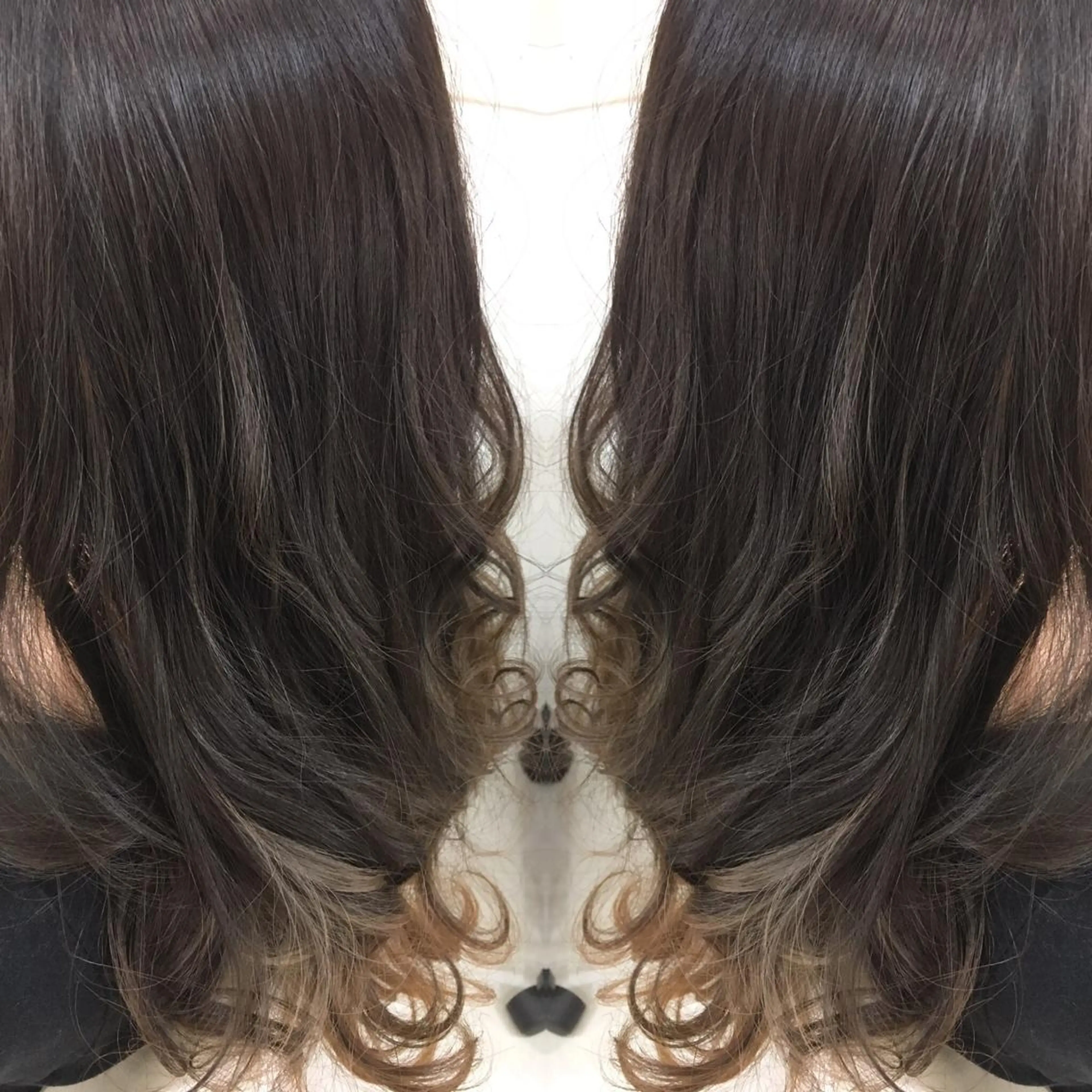 セミロング ロング カラー グラデーションカラー グレージュ 髪質改善 中川　翔のヘアスタイル