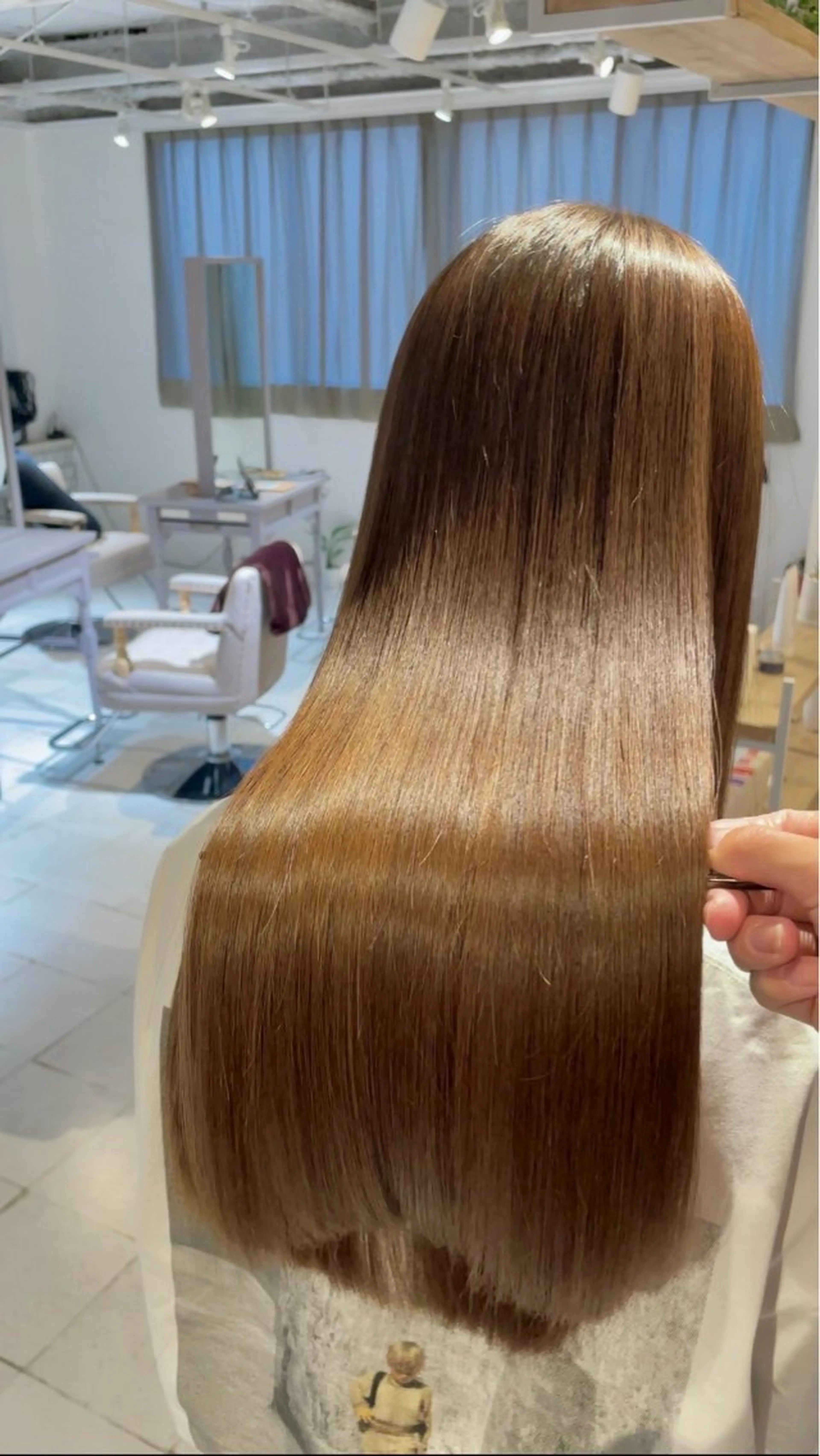 カラー AInoa  TENET所属・伊藤 由里奈のヘアスタイル