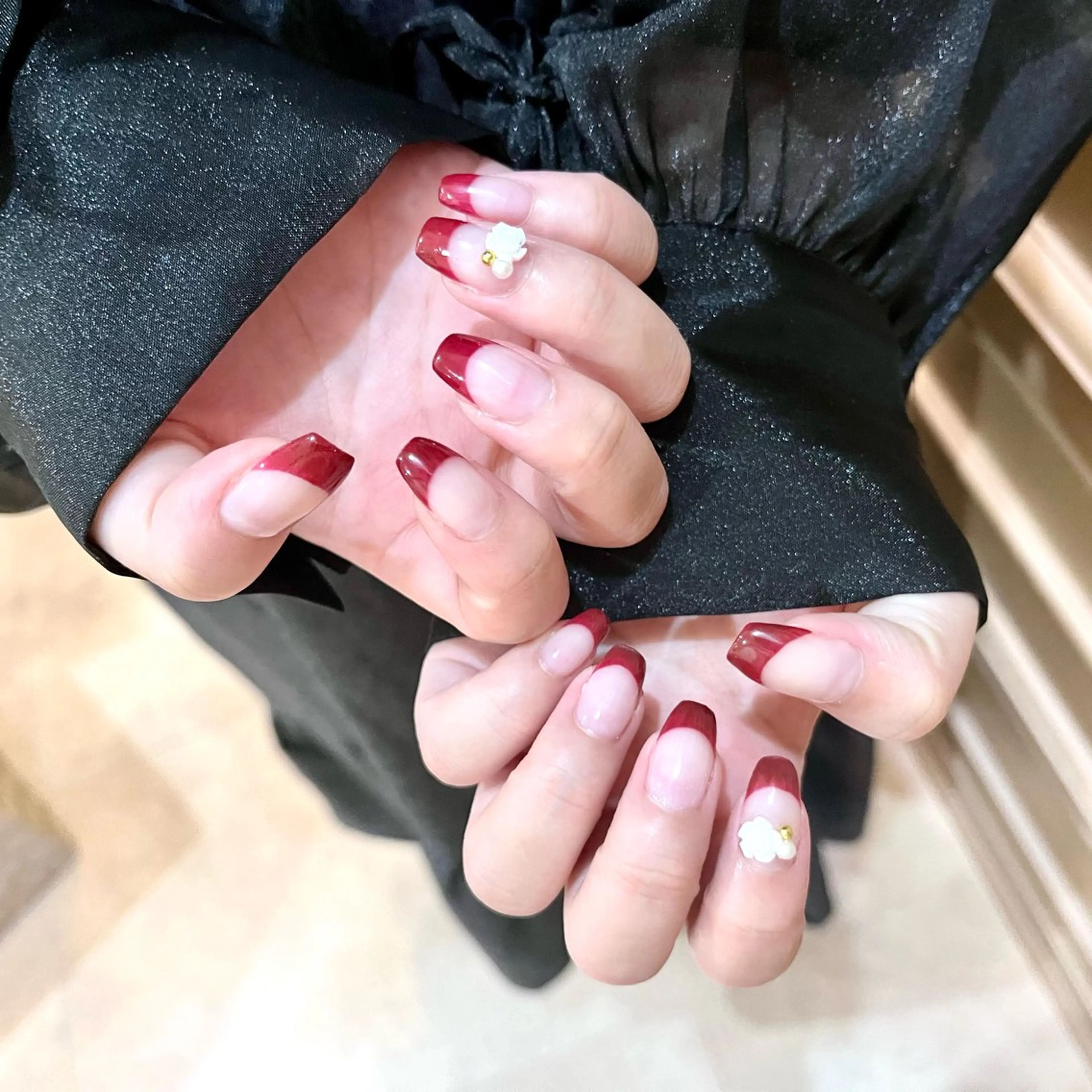 オフあり●フレンチネイル（クリアベース、ソフトジェルオフ・クイックケア込み）の写真