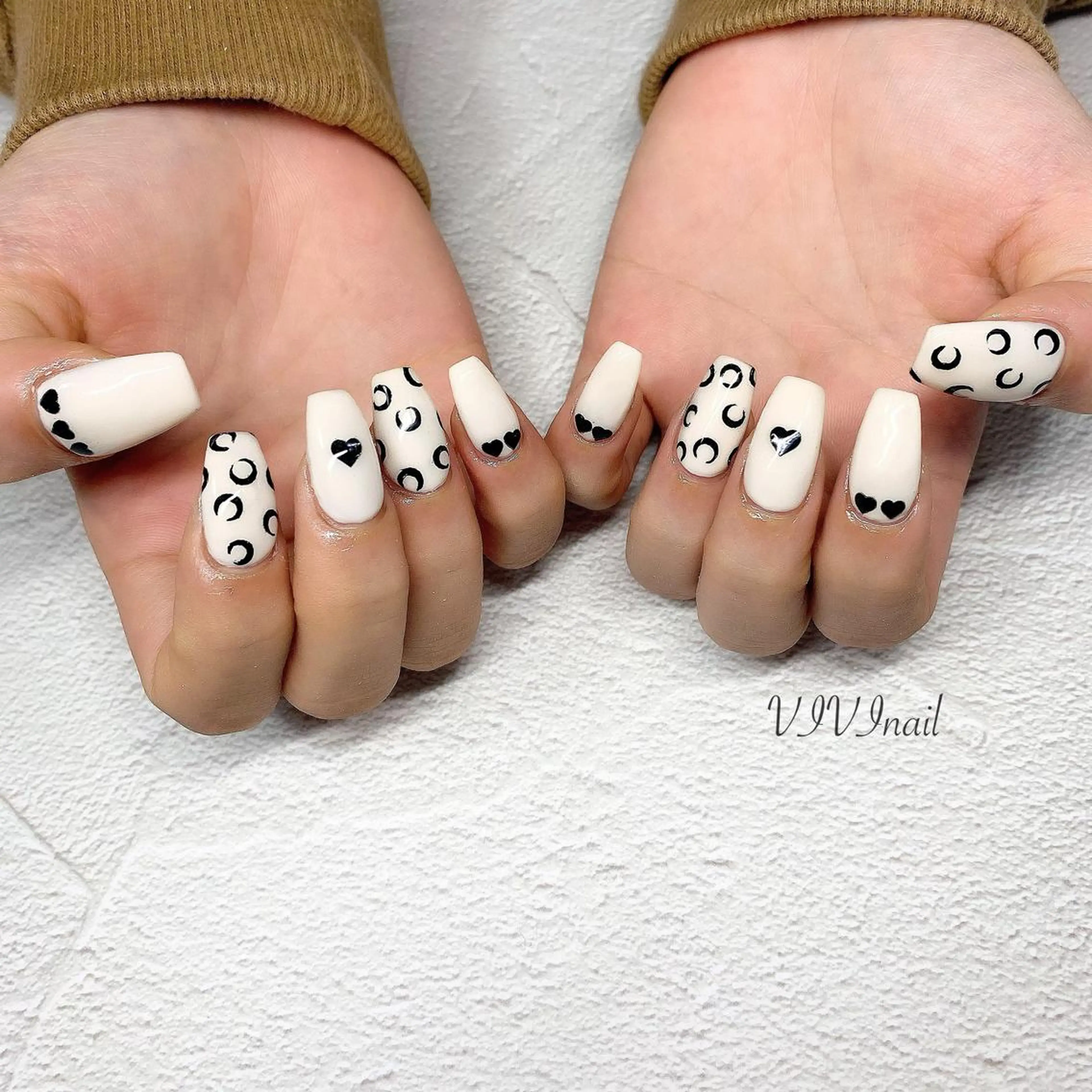 ネイル ホワイト ハンドネイル vivi nailのネイルデザイン