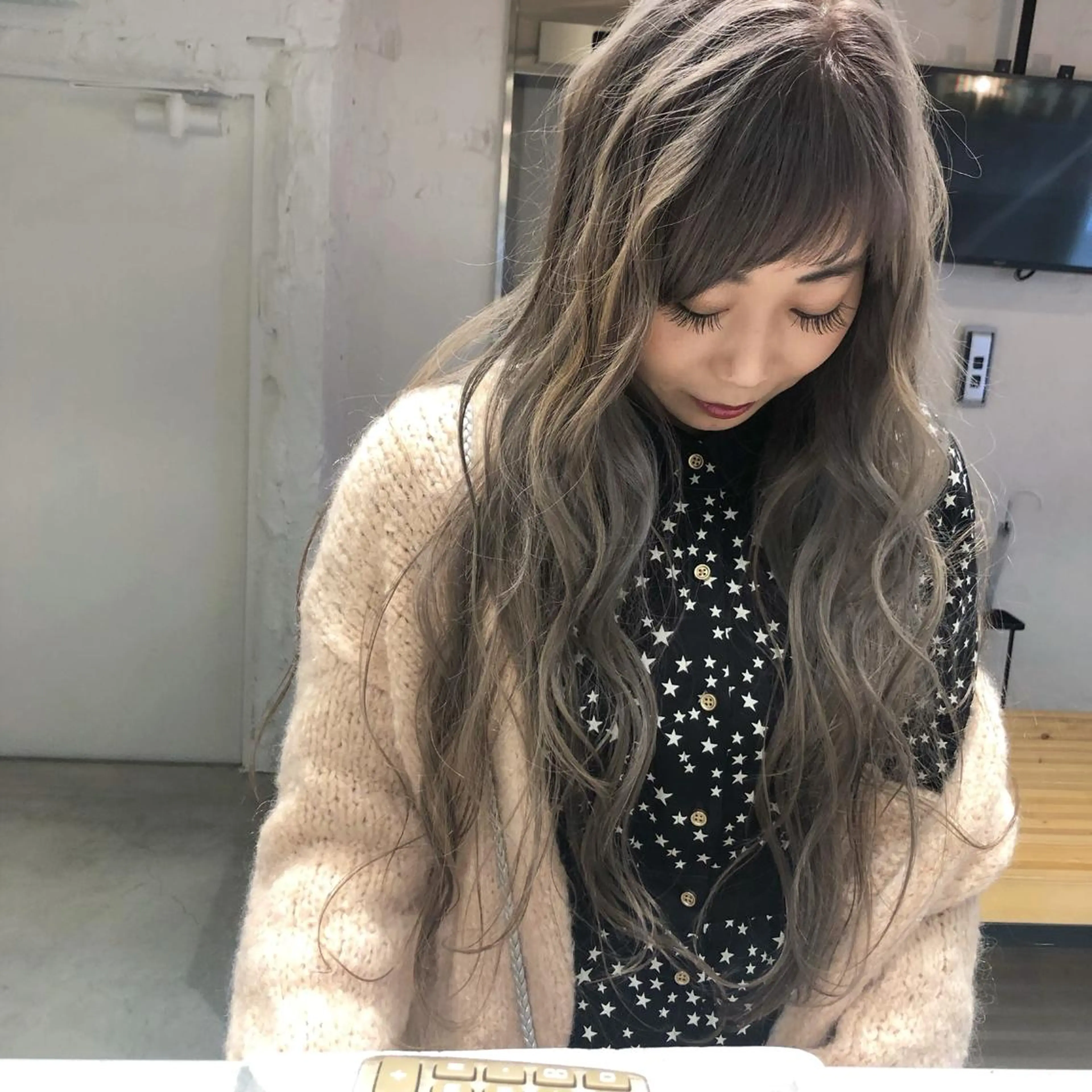 ロング カラー ベージュカラー ラベンダーカラー ORIKA 美容室のヘアスタイル