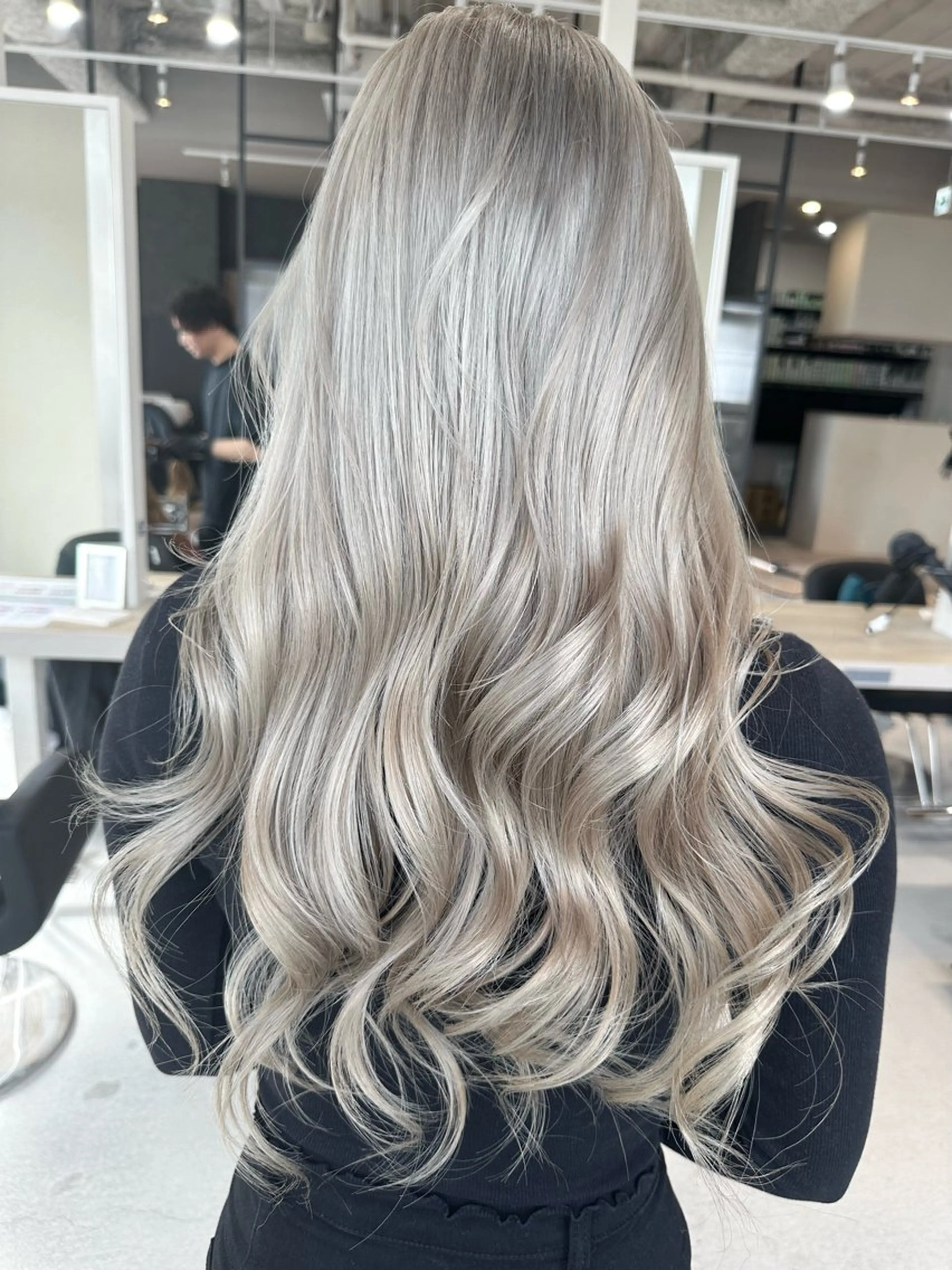 ロング カラー ヘアカラー トリートメント 井上 一平のヘアスタイル