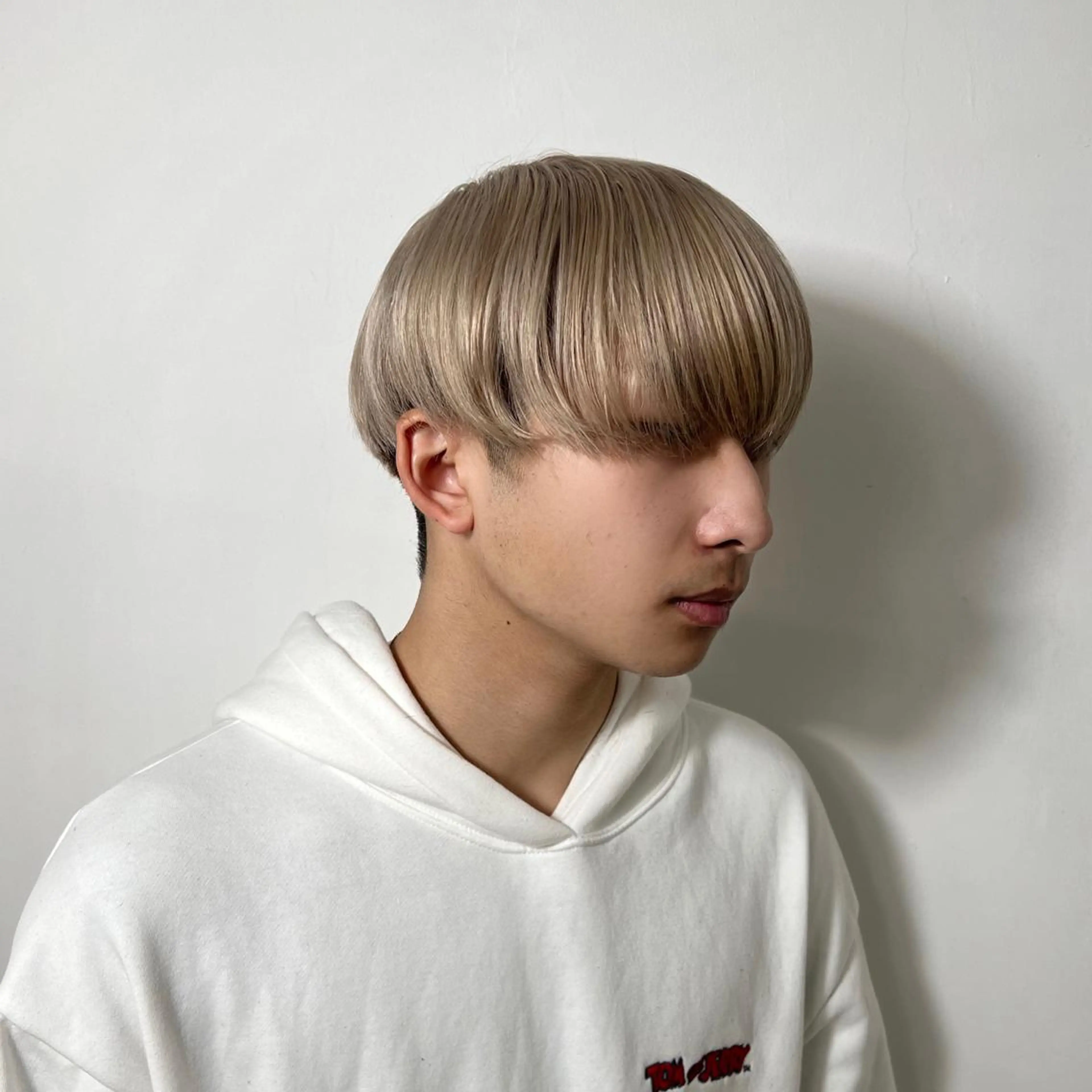 カット+ダブルホワイトケアブリーチ+ケアカラー+トリートメントの写真