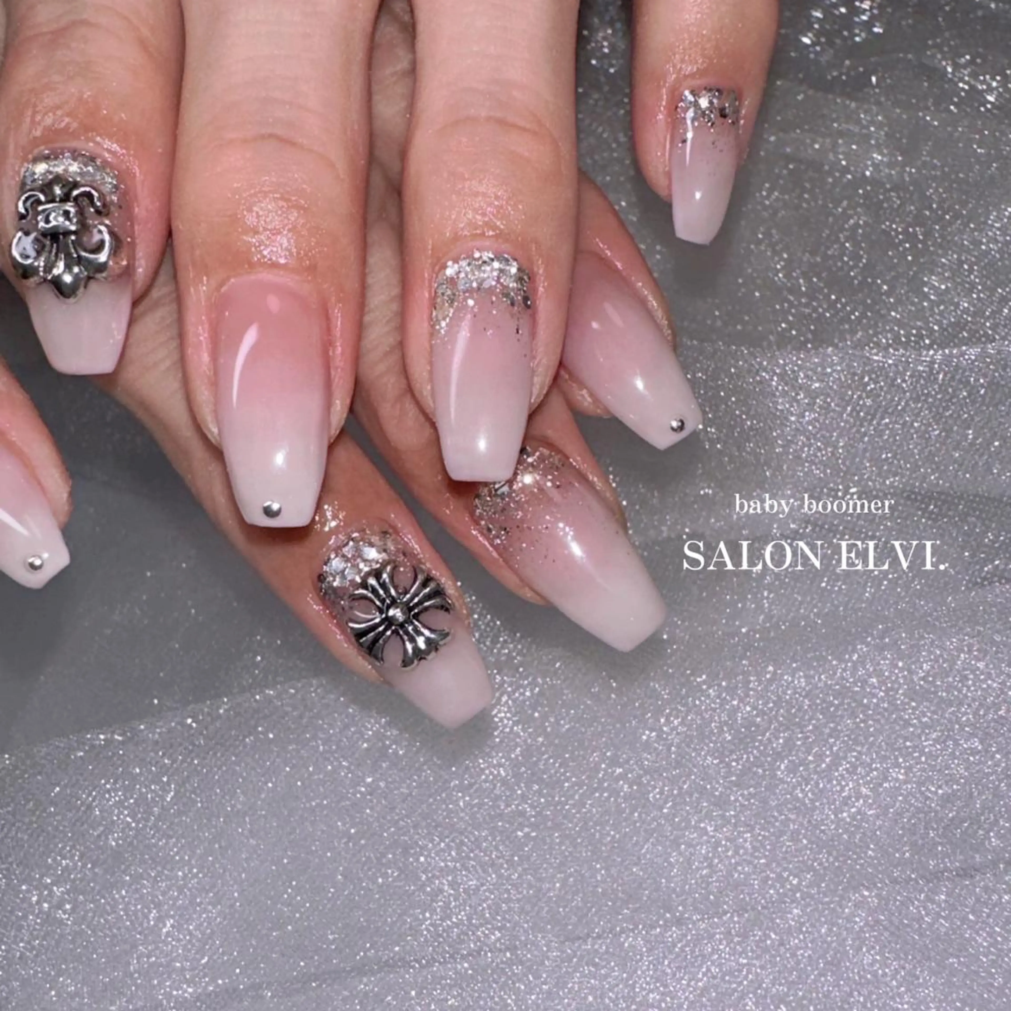 ネイル SALON ELVI.所属・SALON ELVI.のネイルデザイン