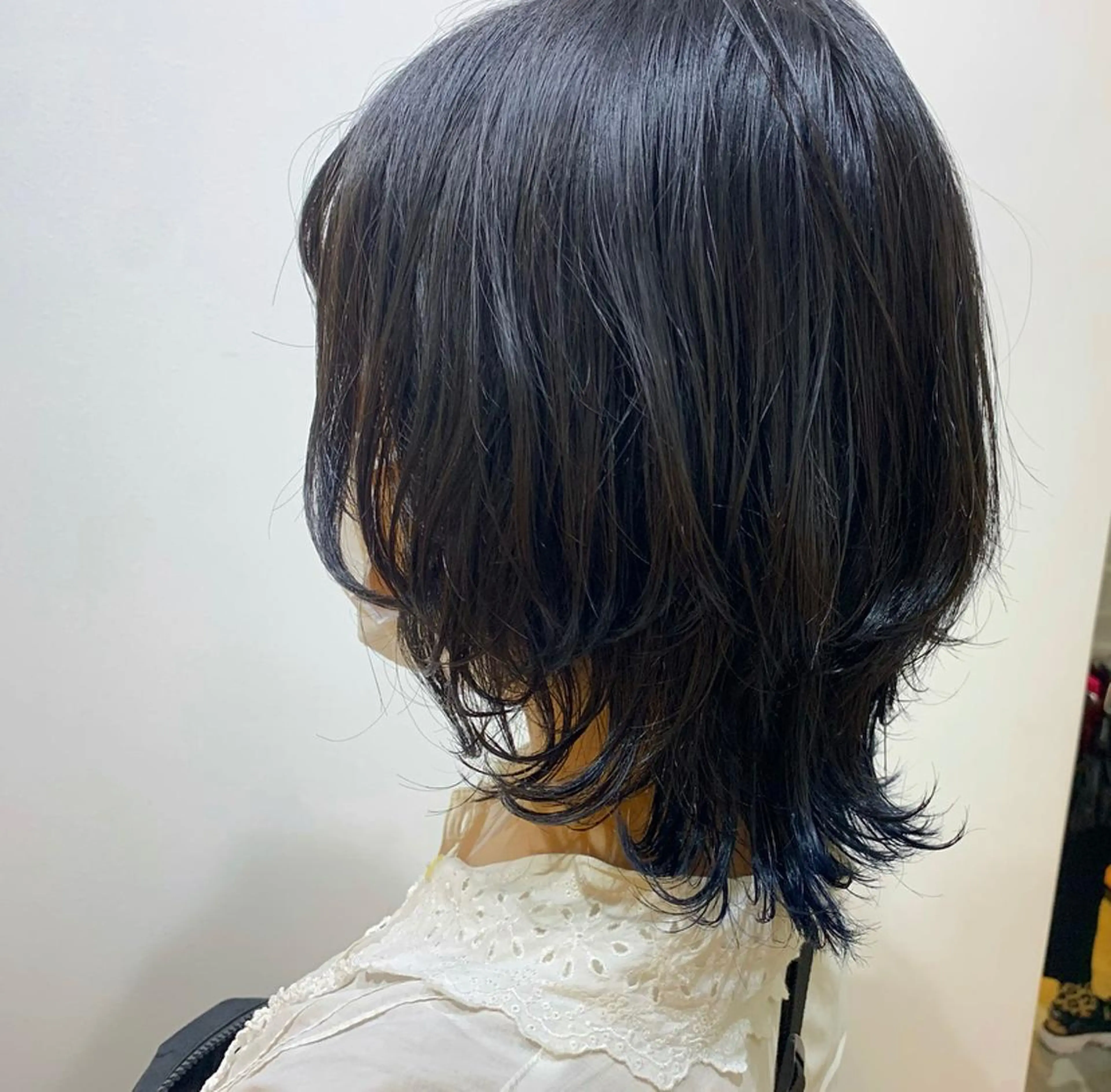 ショート カラー 黒髪 ブルーカラー ブルーブラック ウルフカット friity所属・🕊️ HONOKAのヘアスタイル