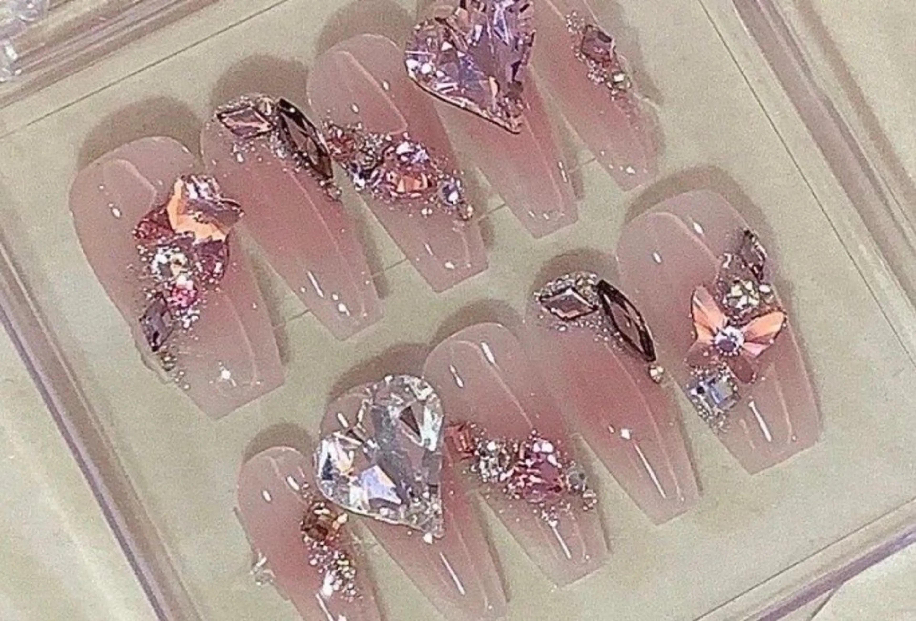 ネイル Hanaai Salon新宿店のネイルデザイン