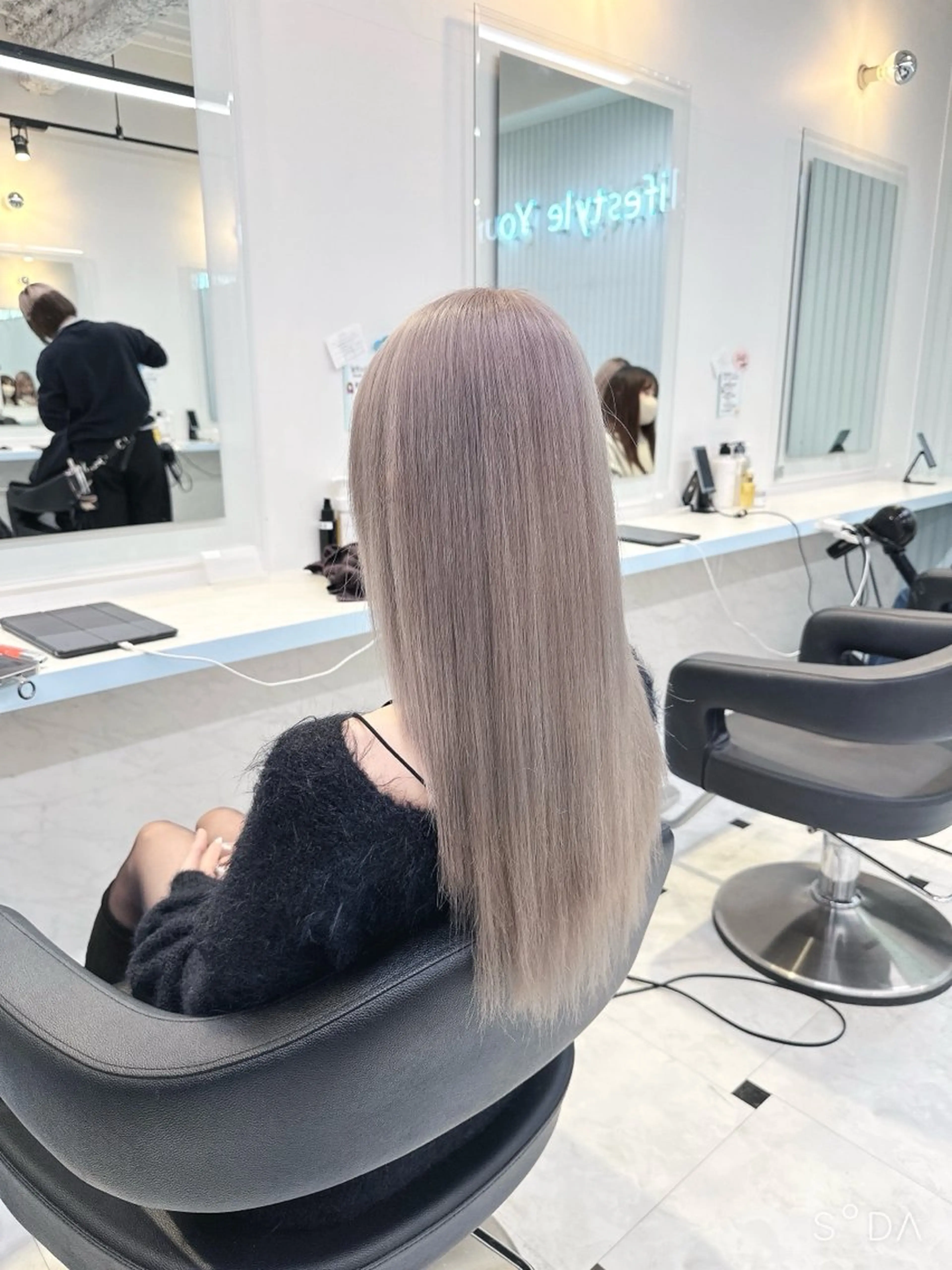 ロング カラー ヘアカラー トリートメント ヘアセット 🪄池袋ハイトーン 🪄ブリーチカラーのヘアスタイル