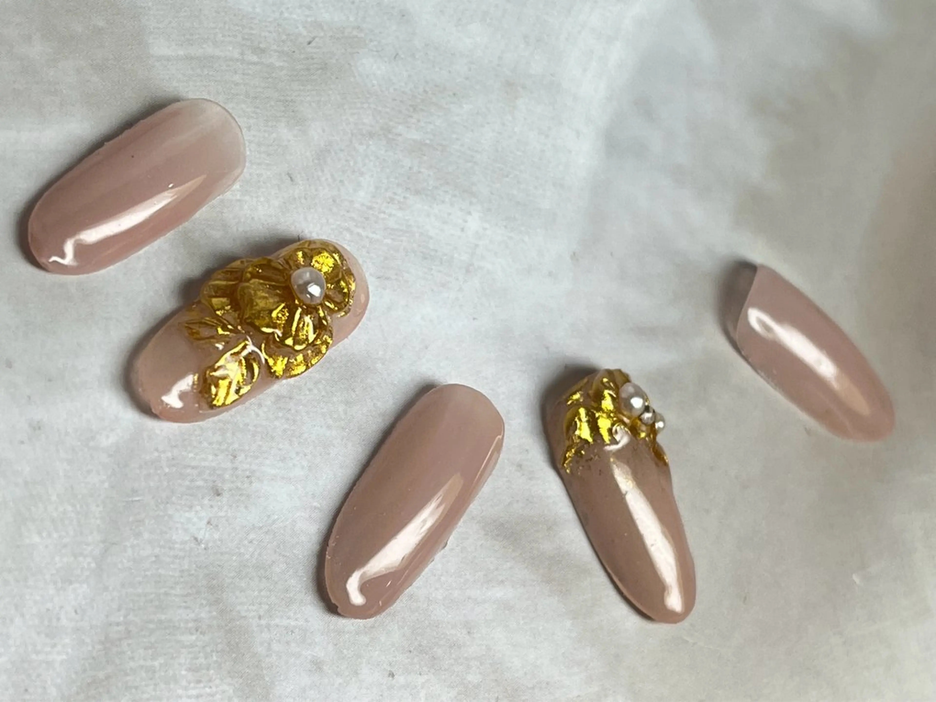 ネイル ブライダルネイル SINCERELY シンシアリー🌈のネイルデザイン