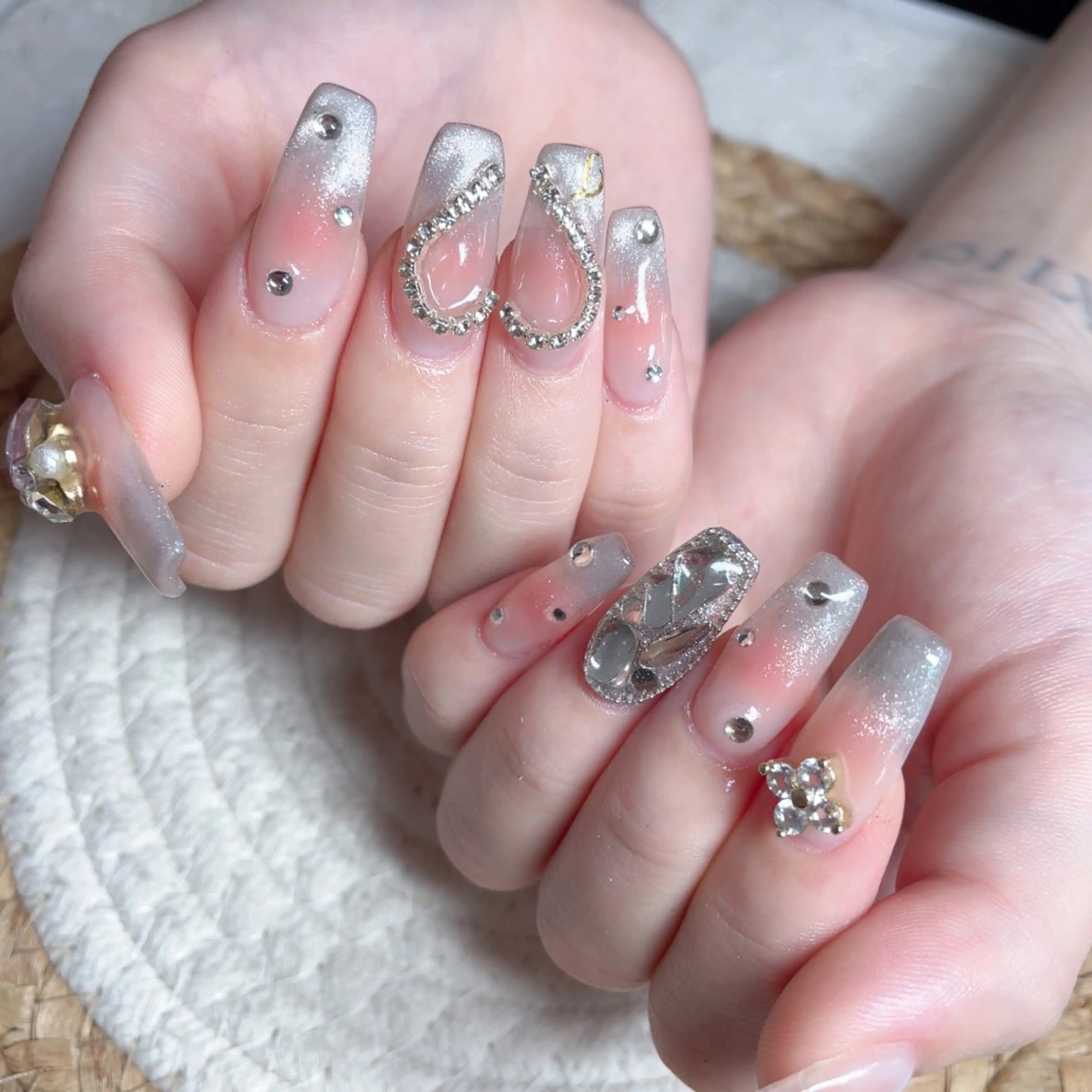 ネイル ハンドネイル 🎀M nails✨ ビューティーのネイルデザイン