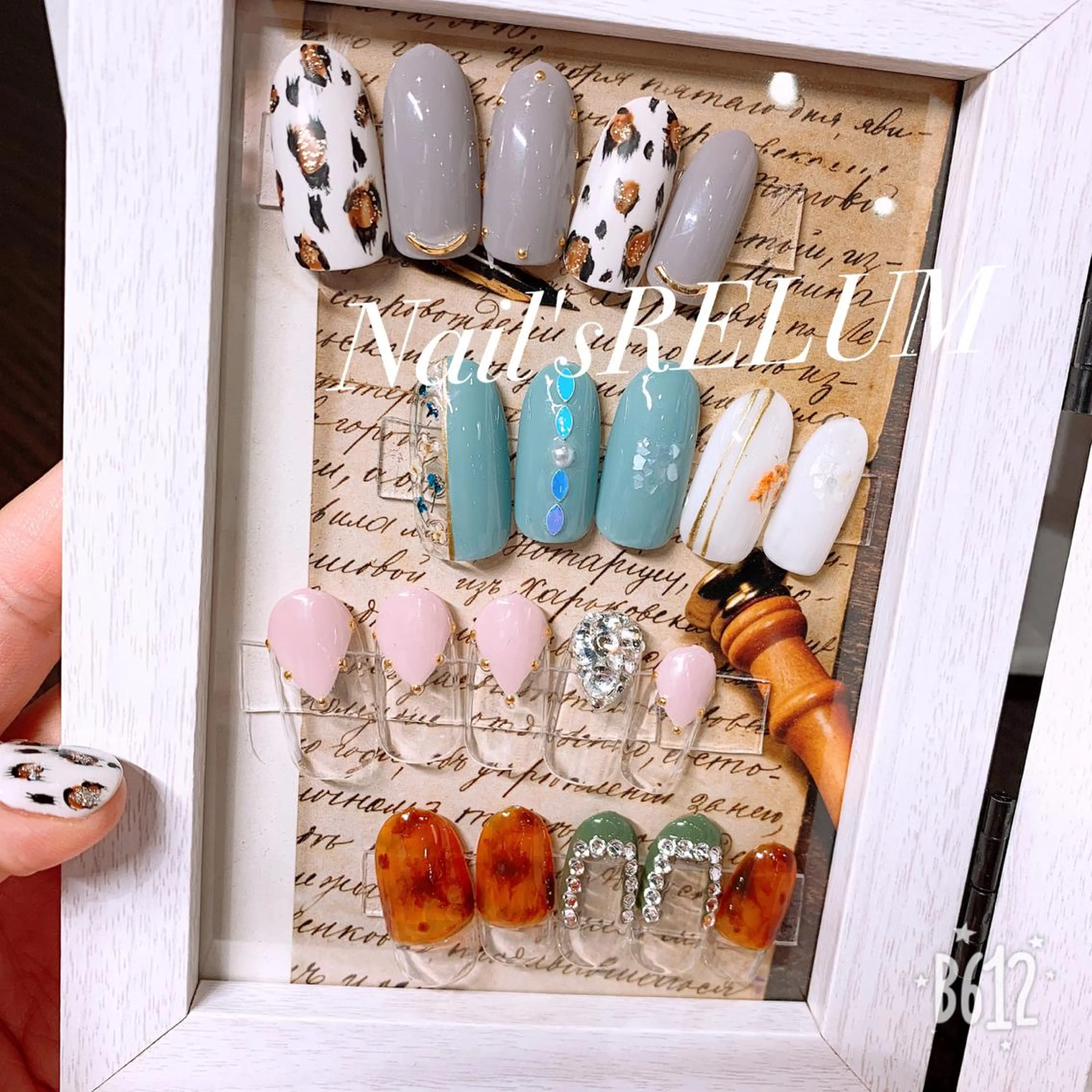 ネイル THECOLORS所属・近貞 莉奈のネイルデザイン