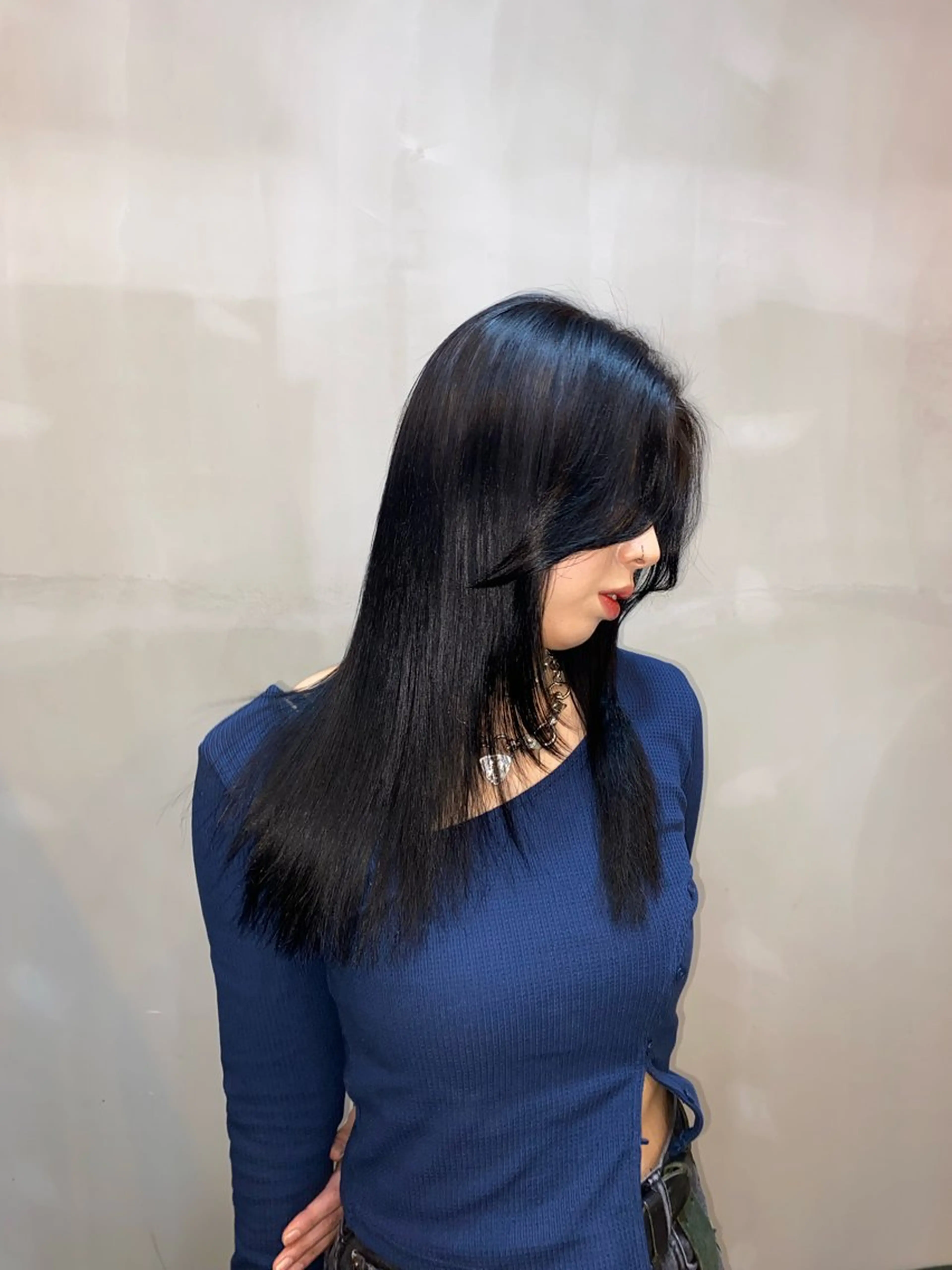 ミディアム 透明感/グレージュ/ レイヤー/ 青空のヘアスタイル