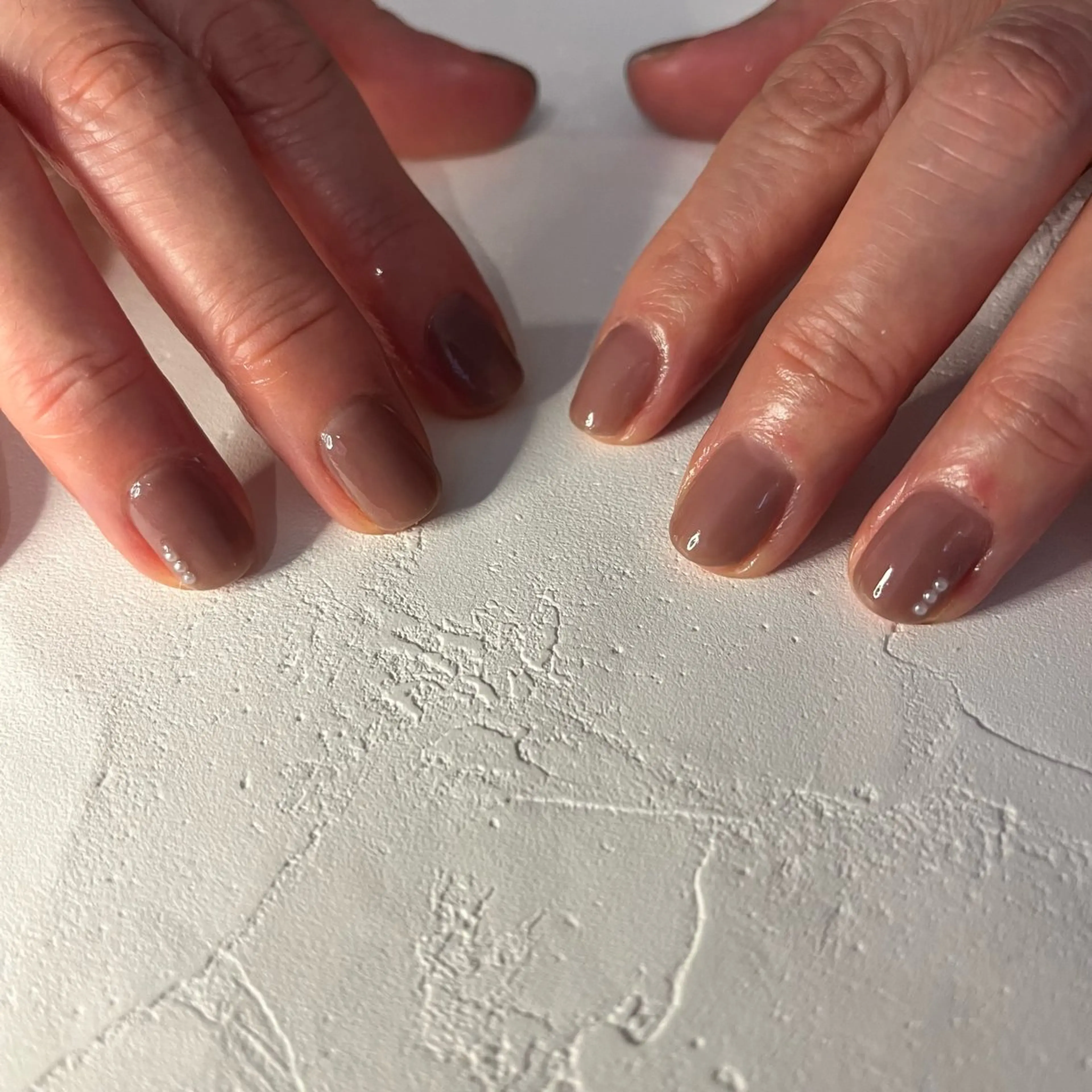 ネイル ジェルネイル ワンカラーネイル パラジェル 冬ネイル クリスマス ハンドネイル nail slow.のネイルデザイン