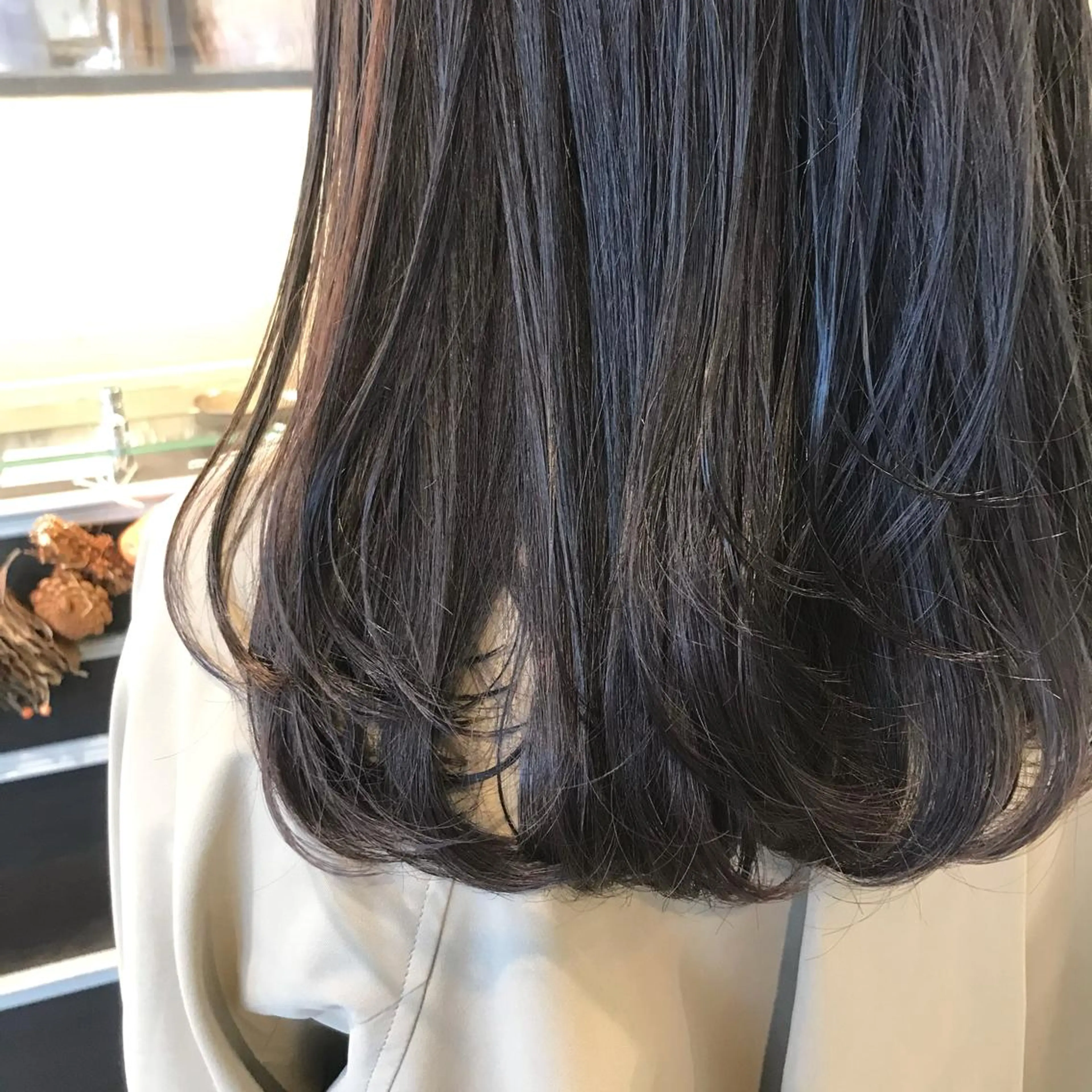 セミロング カラー スナコザワ レナのヘアスタイル