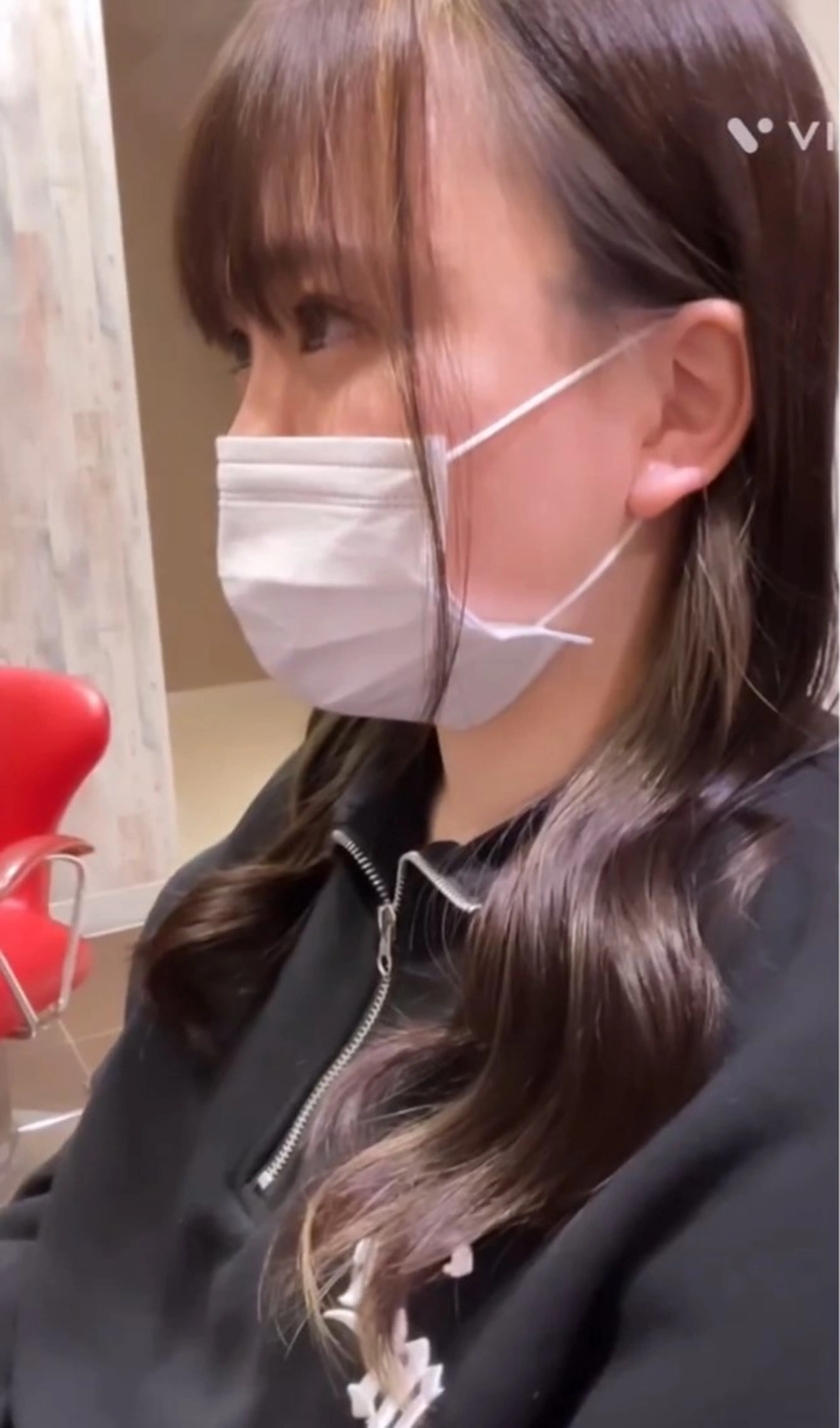 ロング カラー 渡部 優衣のヘアスタイル