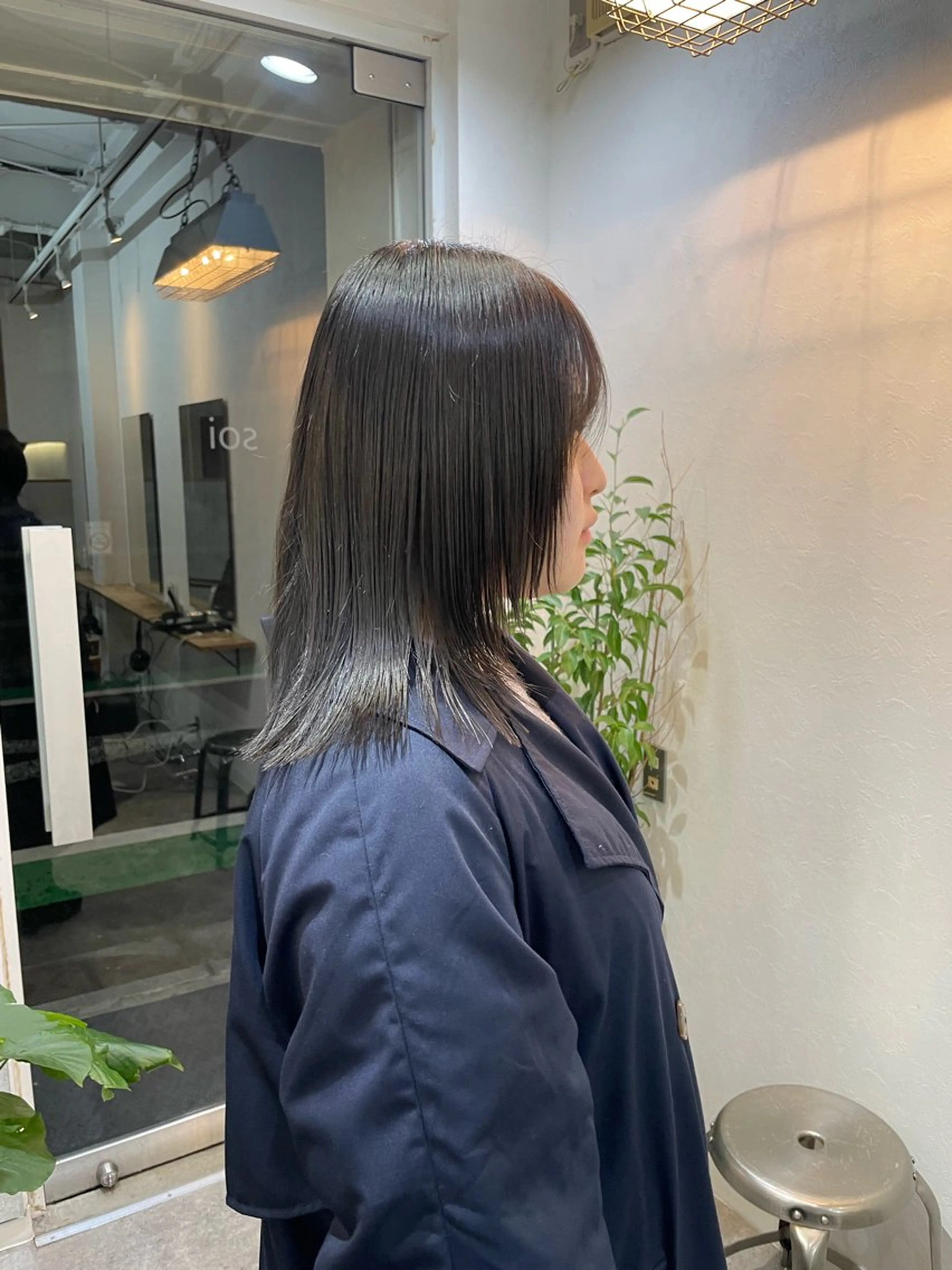 ミディアム カラー 透明感カラー オリーブカラー カット ヘアカラー 水野谷愛/ボブ/ レイヤー/暖色カラーのヘアスタイル