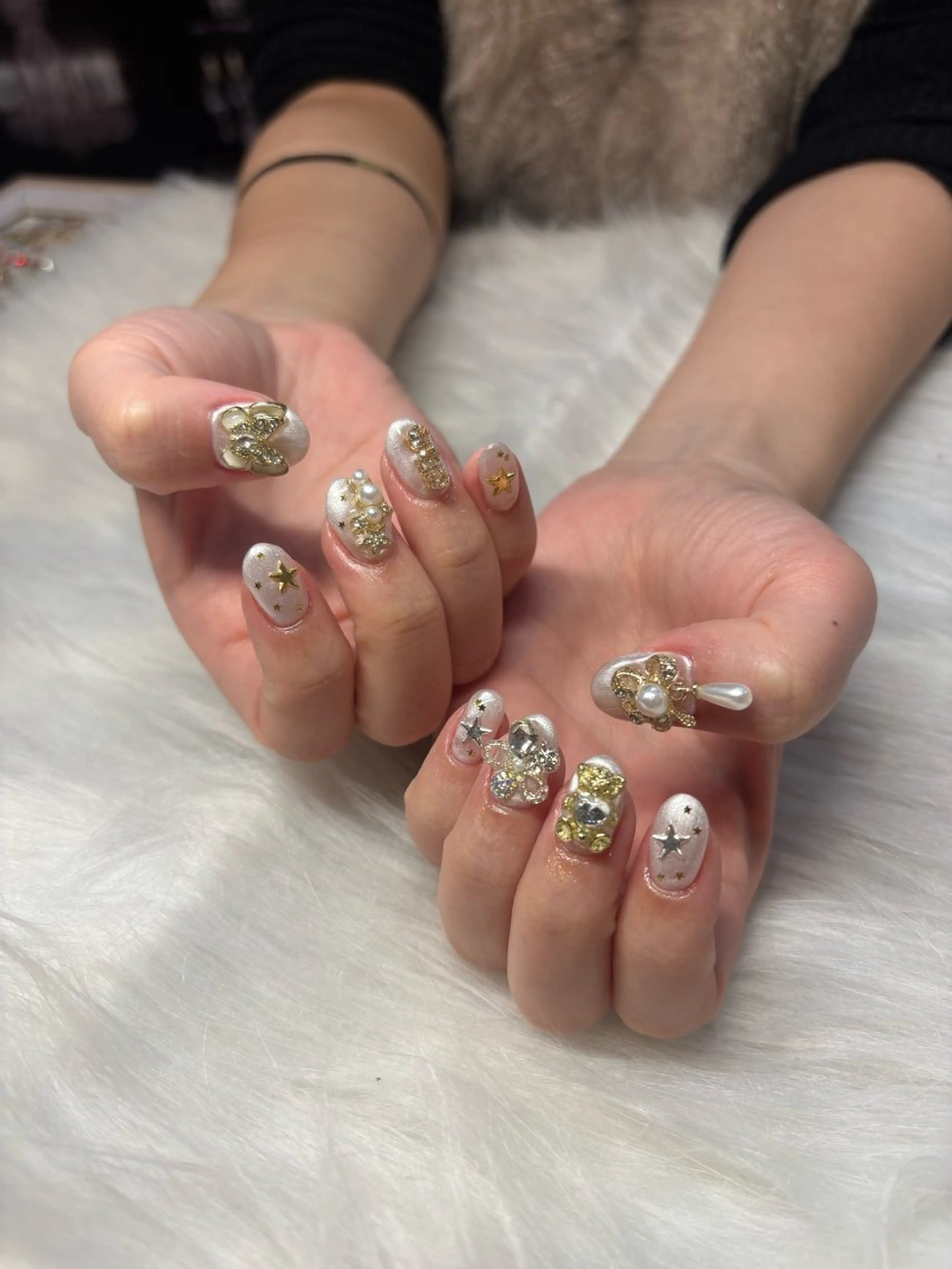 ネイル ゴールド ラメ(グリッター) ストーンネイル ハンドネイル HANA ユカのネイルデザイン