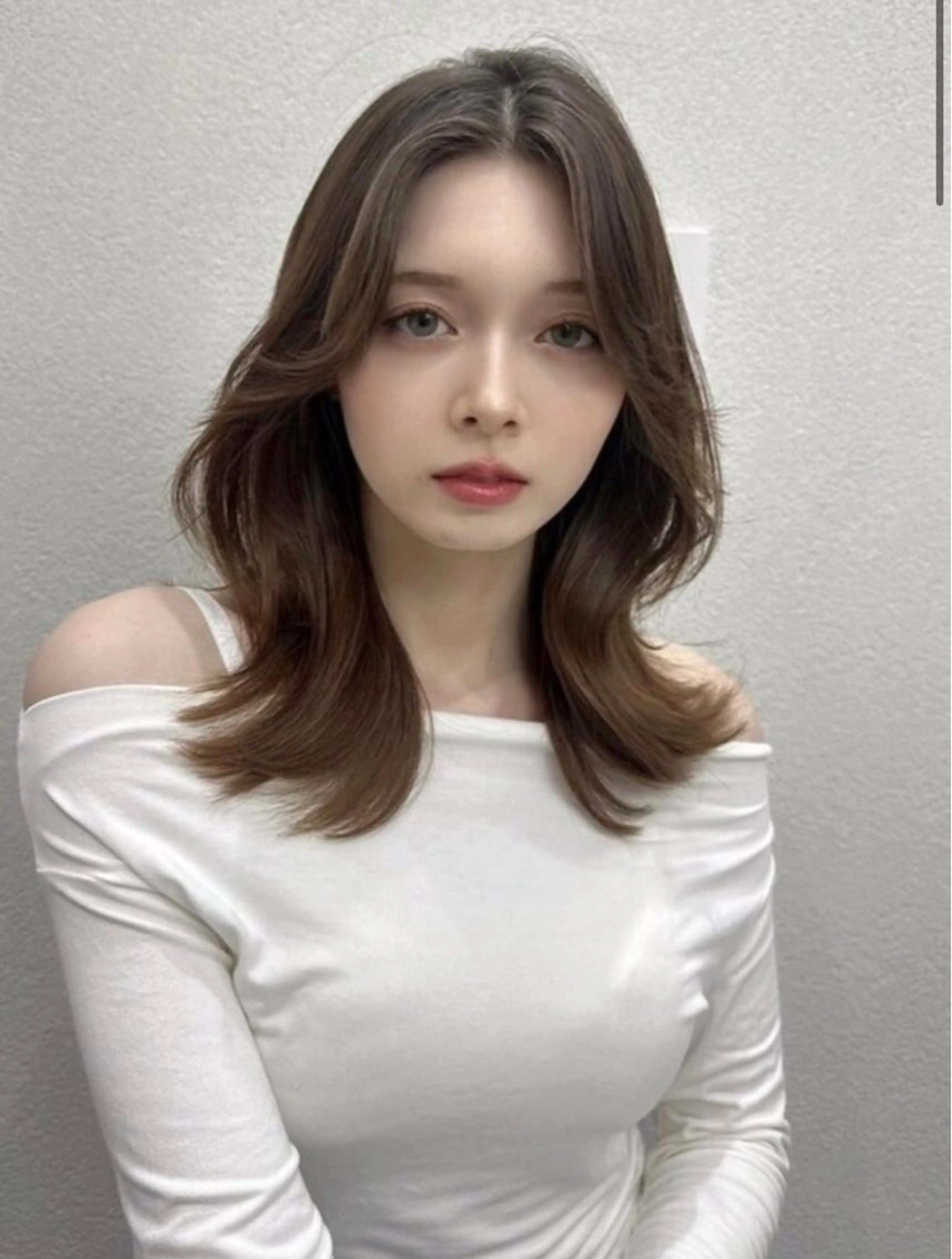 ミディアム カラー ベージュカラー zina / hiyoriのヘアスタイル