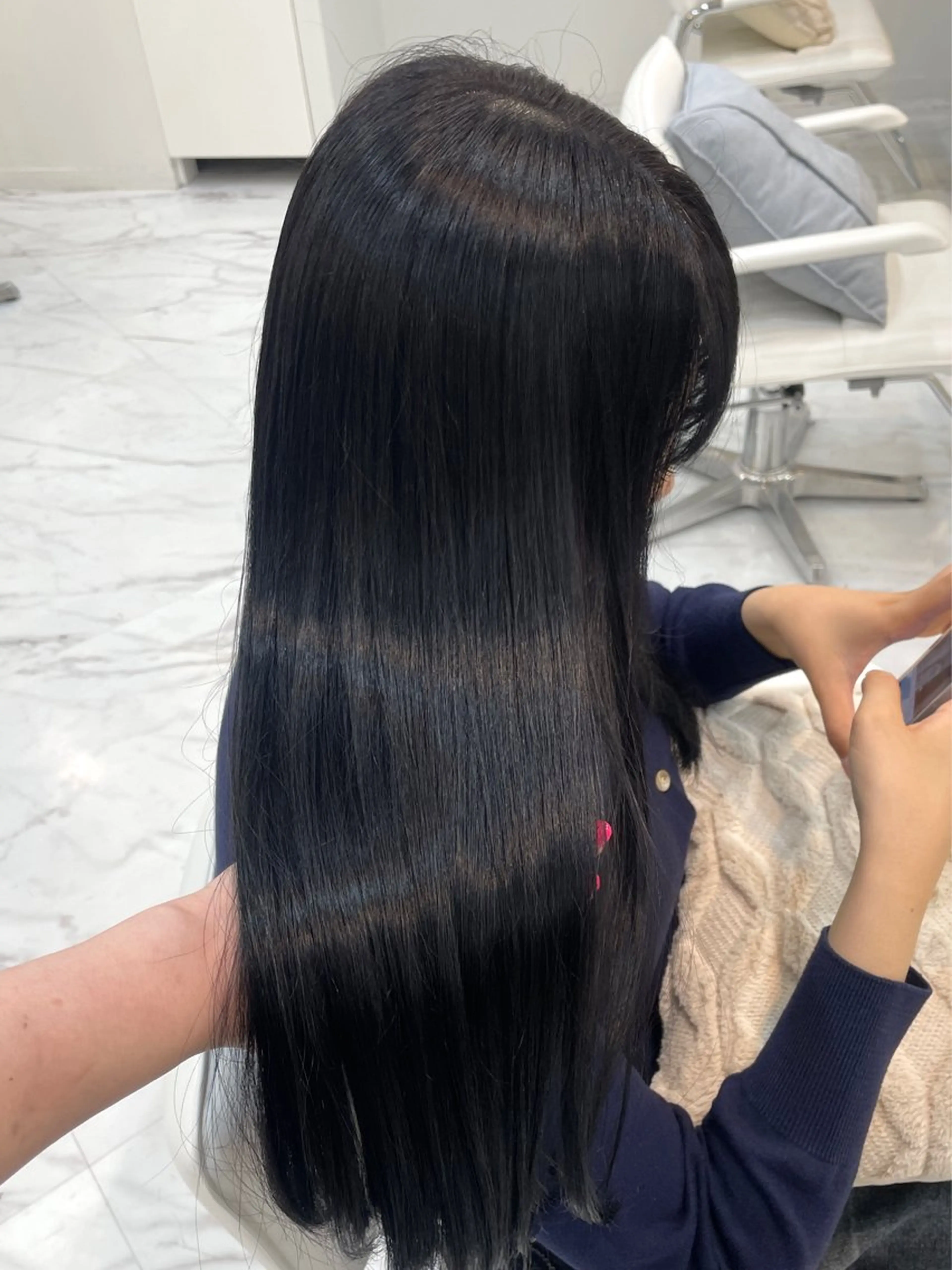 ロング カラー 黒髪 ブルーカラー ブルーブラック ヘアカラー トリートメント レイヤーカット×暖色 カラー🎀ASAKAのヘアスタイル