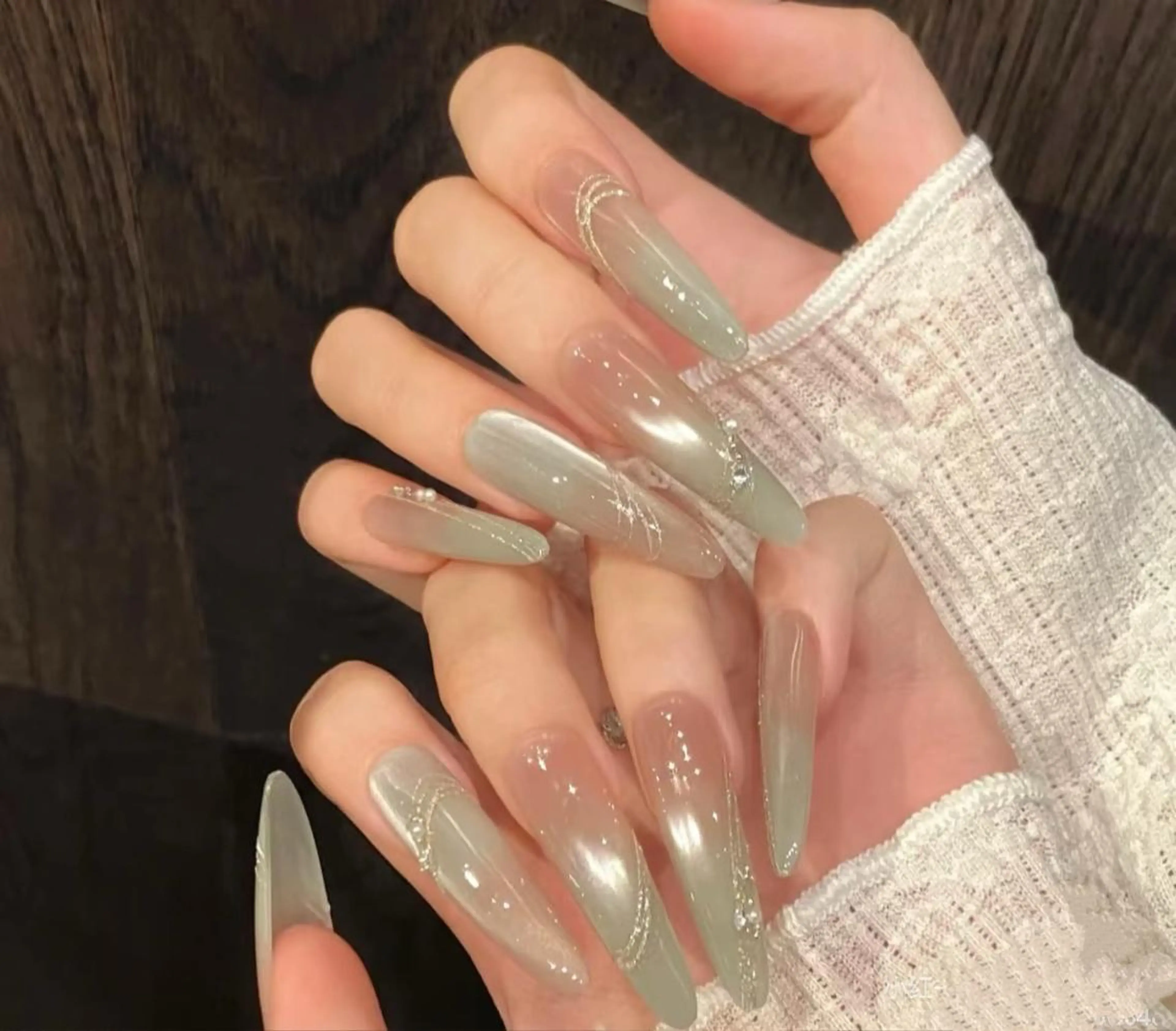 ネイル マグネットネイル ハンドネイル ハンドケア 🦋 MiKi 🦋 ネイルサロンのネイルデザイン