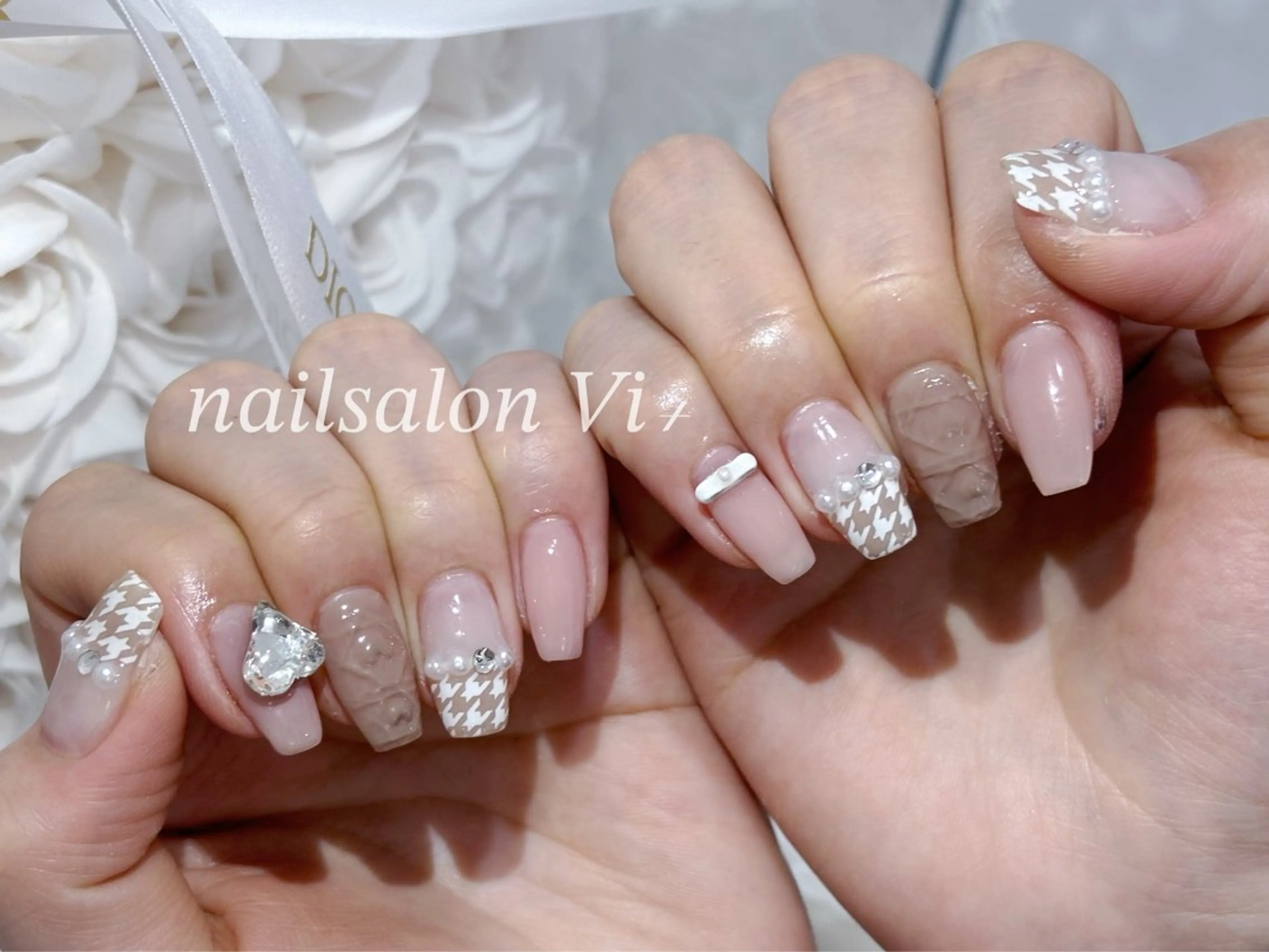 ネイル Nailsalon Vi+ももか🩷のネイルデザイン
