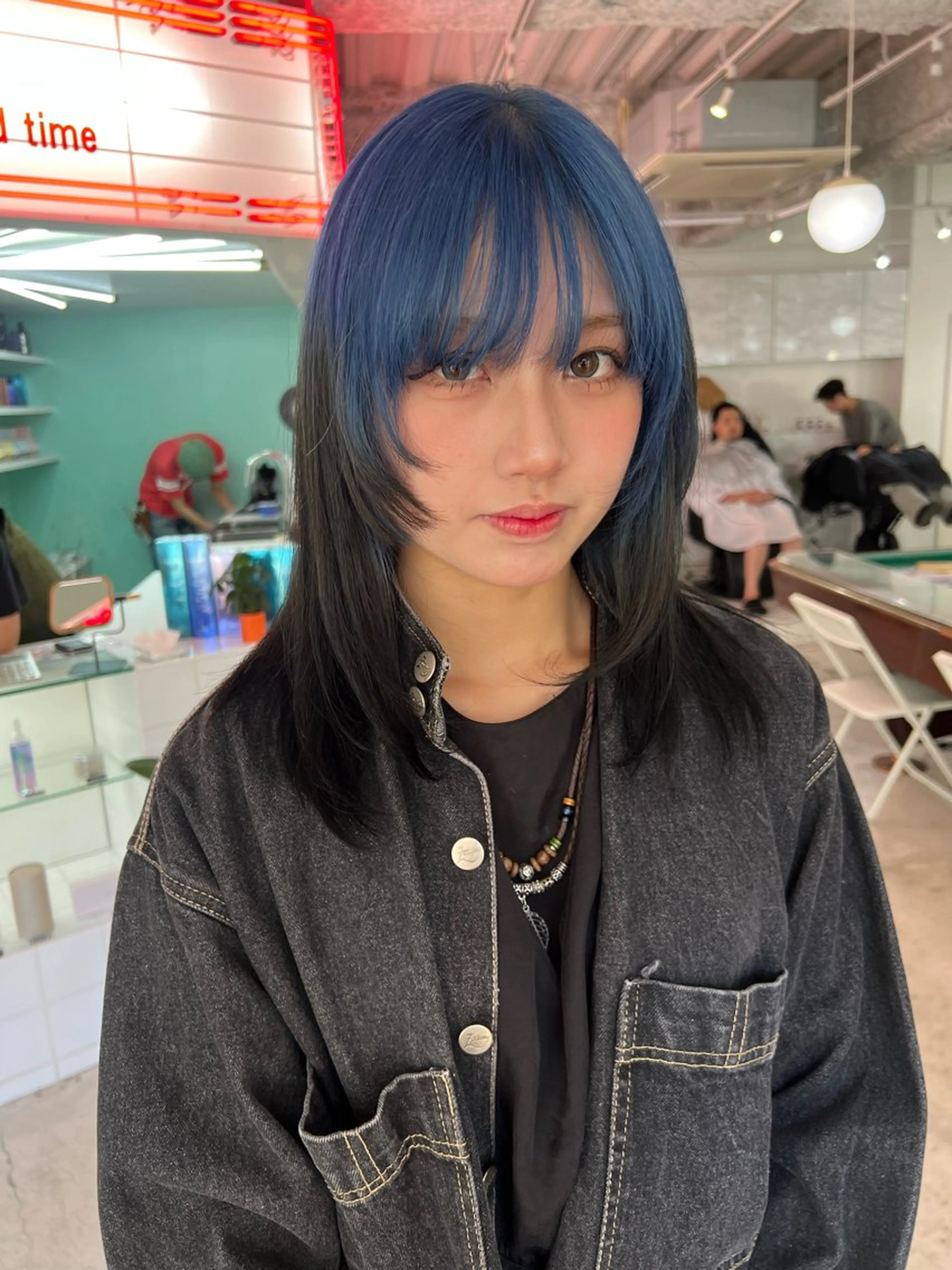 ミディアム カット ヘアカラー 💥ウルフカット デザインあんな💥のヘアスタイル