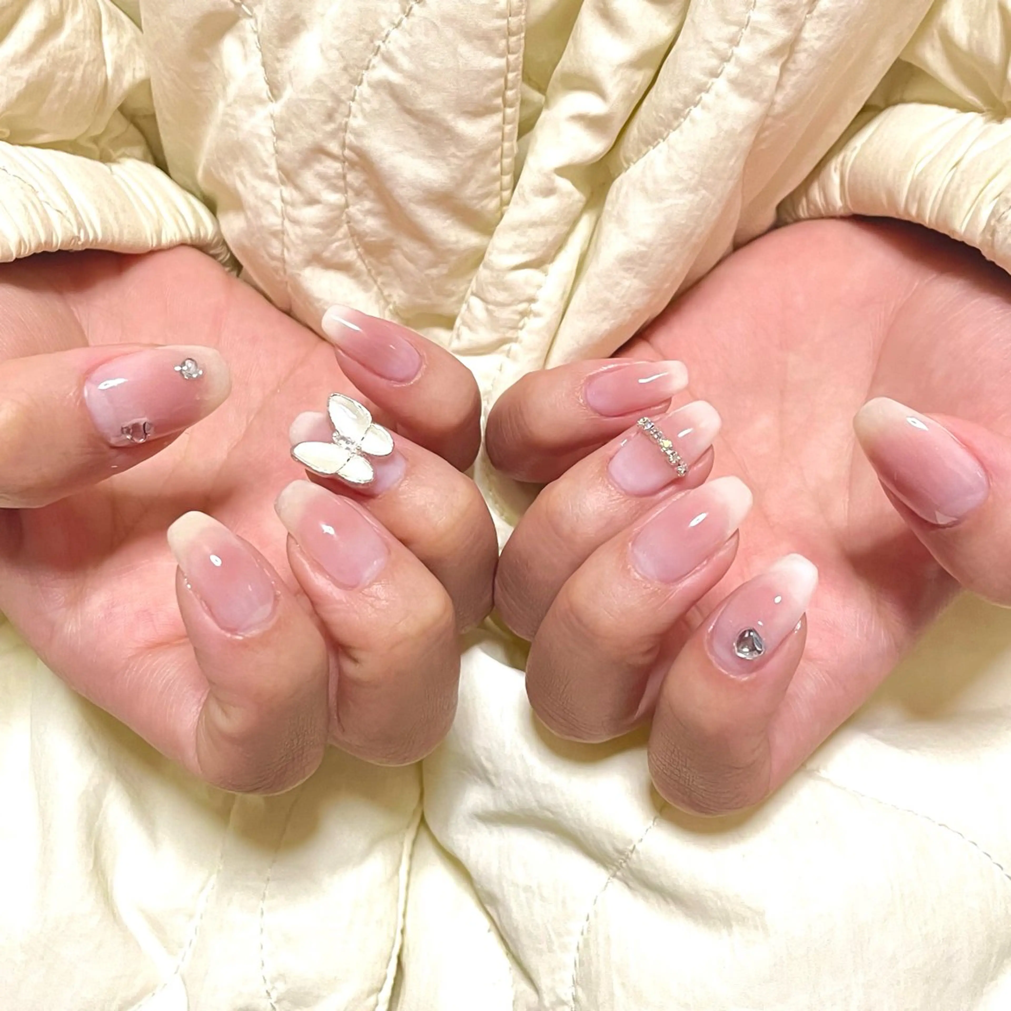 ネイル チークネイル ハンドネイル 魚住美天　ネイリ ストUNELMA所属のネイルデザイン