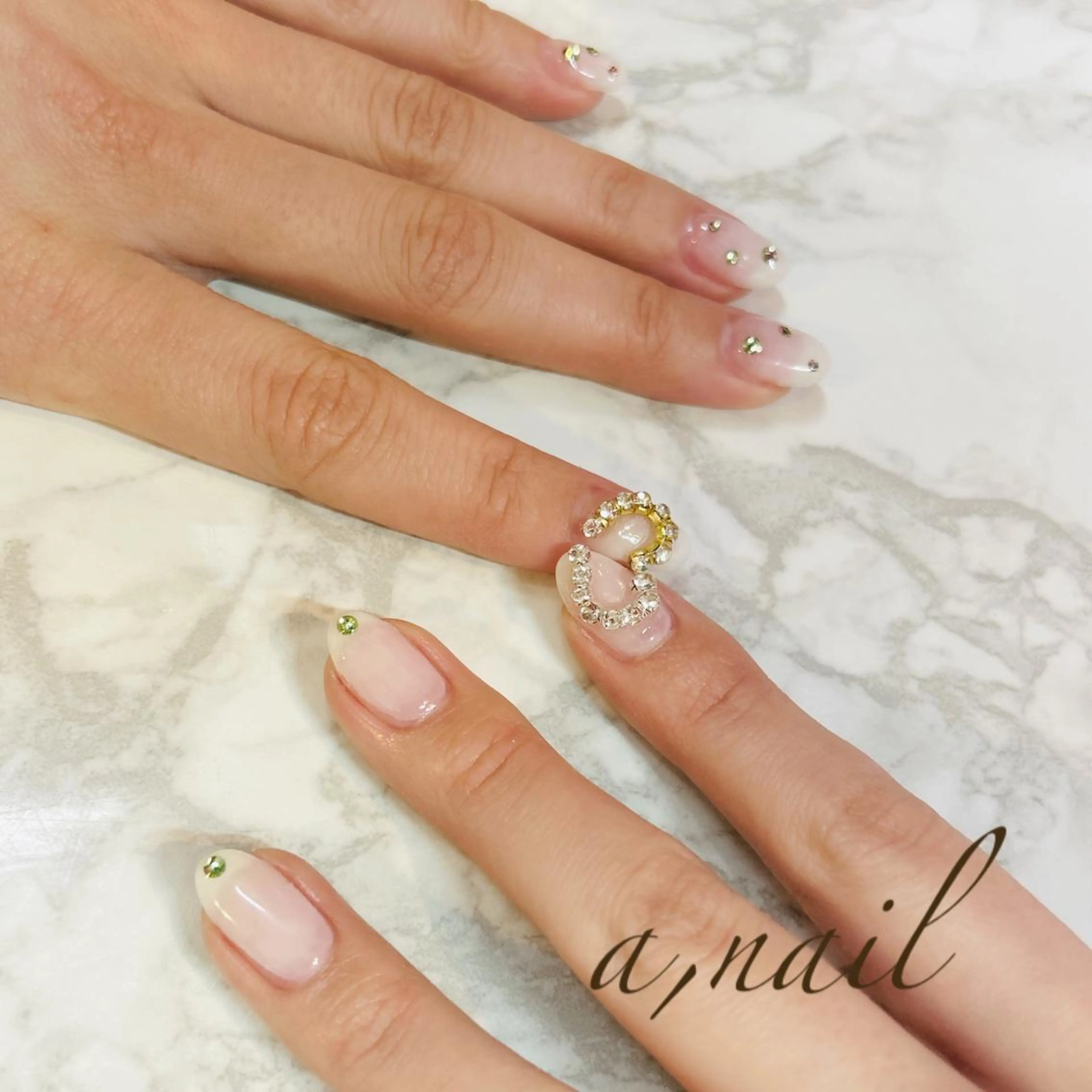 ネイル ジェルネイル グラデーション ハート キラキラネイル 持ち込み ネイルサロン エーネイルのネイルデザイン